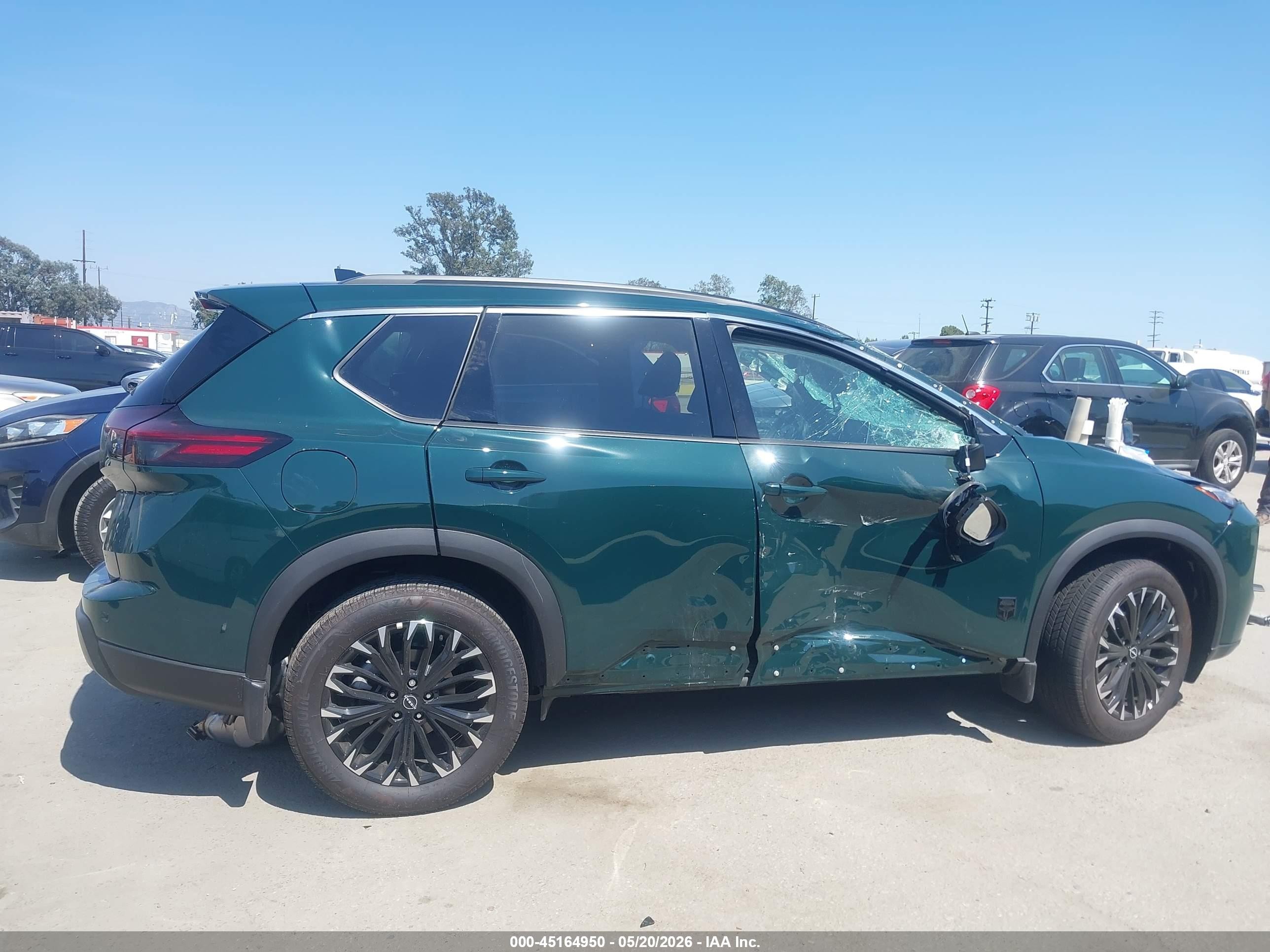 2026 Nissan Rogue Dark Armor Зеленый vin: 5N1BT3BA3TC738543