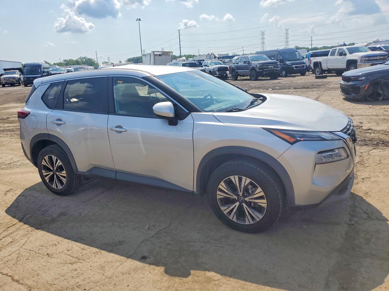 2023 Nissan Rogue Sv Серебряный vin: 5N1BT3BB0PC805453