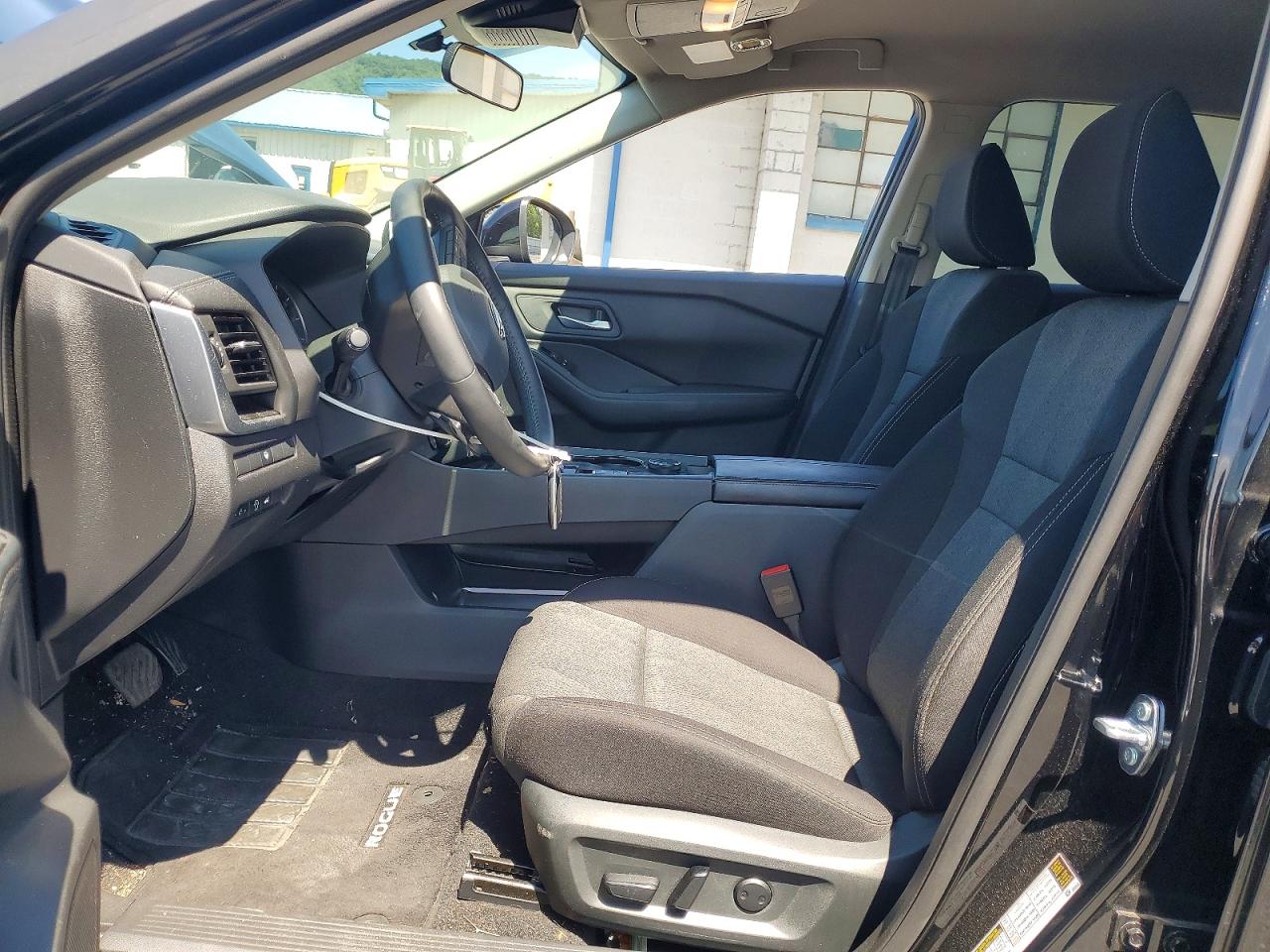 2025 Nissan Rogue Sv Black vin: 5N1BT3BB3SC803981