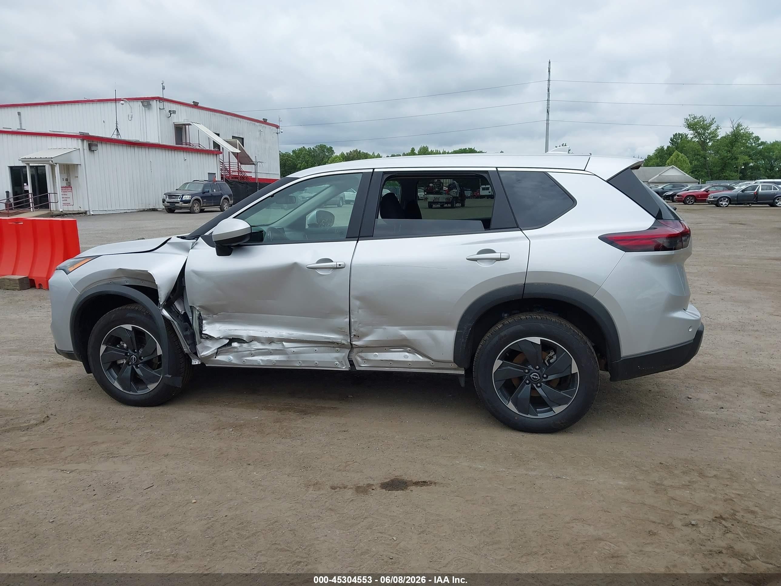 2025 Nissan Rogue Sv Intelligent Awd Silver vin: 5N1BT3BB4SC835290