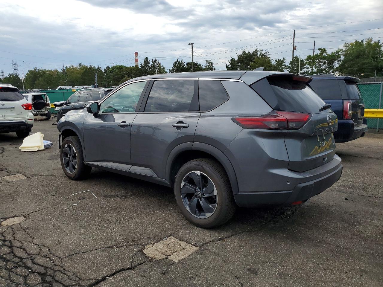 2025 Nissan Rogue Sv Gray vin: 5N1BT3BB8SC793612