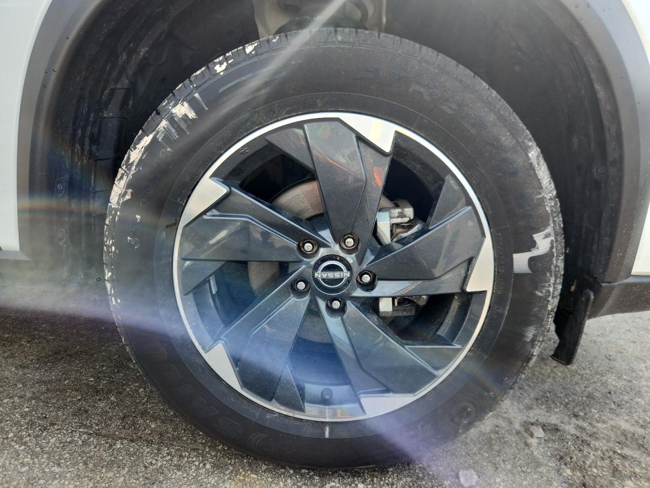 2025 Nissan Rogue Sv White vin: 5N1BT3BB8SC816578 Damage: Right Front Wheel, Chipped, 10 Or More
