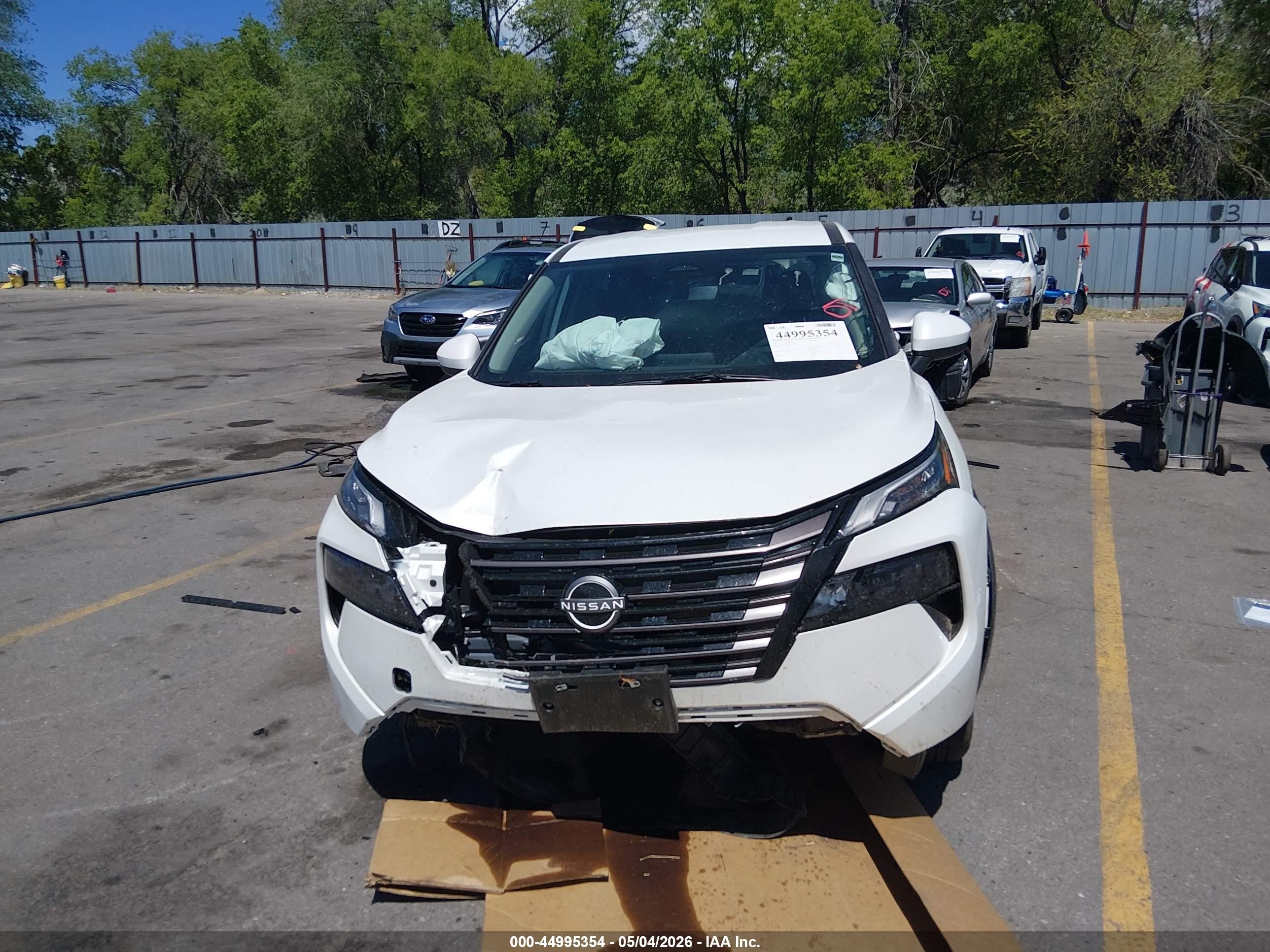 2026 Nissan Rogue Sv Белый vin: 5N1BT3BB8TC772650