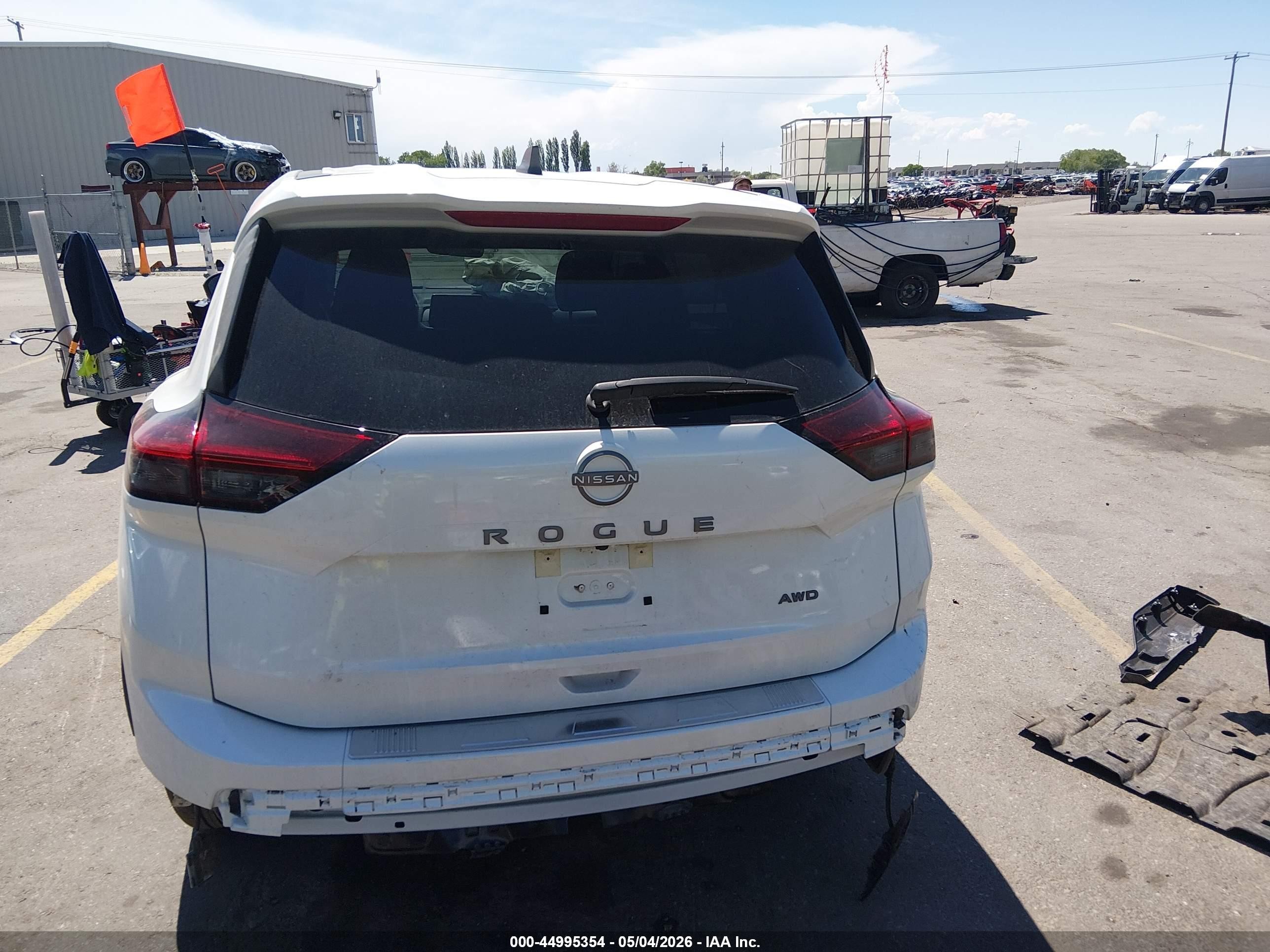 2026 Nissan Rogue Sv Белый vin: 5N1BT3BB8TC772650