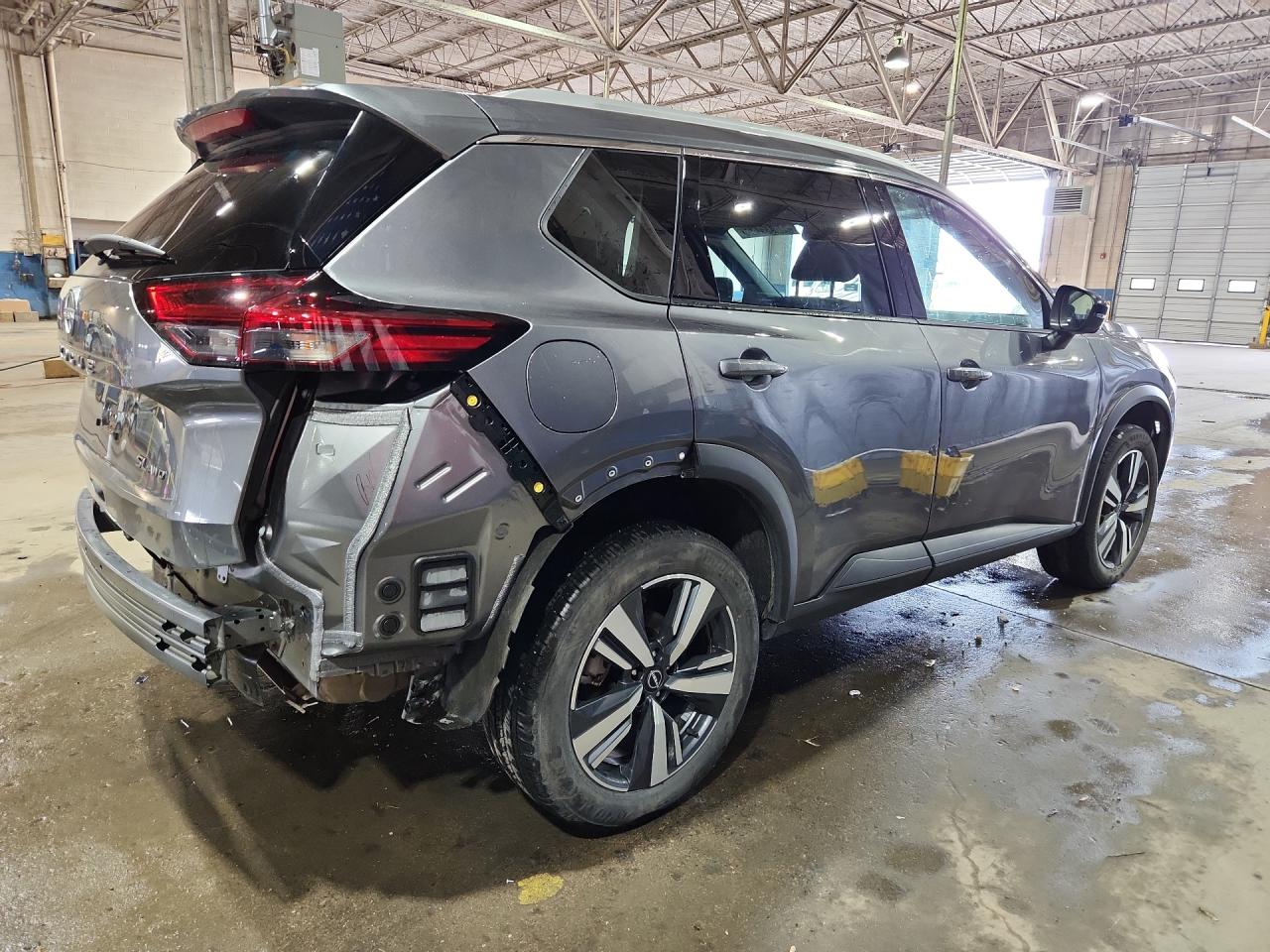 2026 Nissan Rogue Sl Серый vin: 5N1BT3CB4TC785457 Damage: Right Qtr Molding, Missing, Replacement Required
