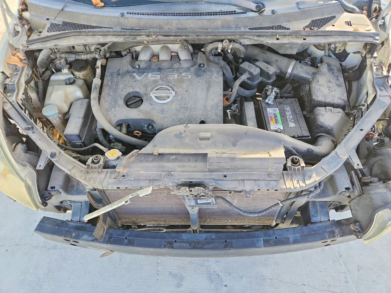 2004 Niss Quest 3.5 S White vin: 5N1BV28U04N371256