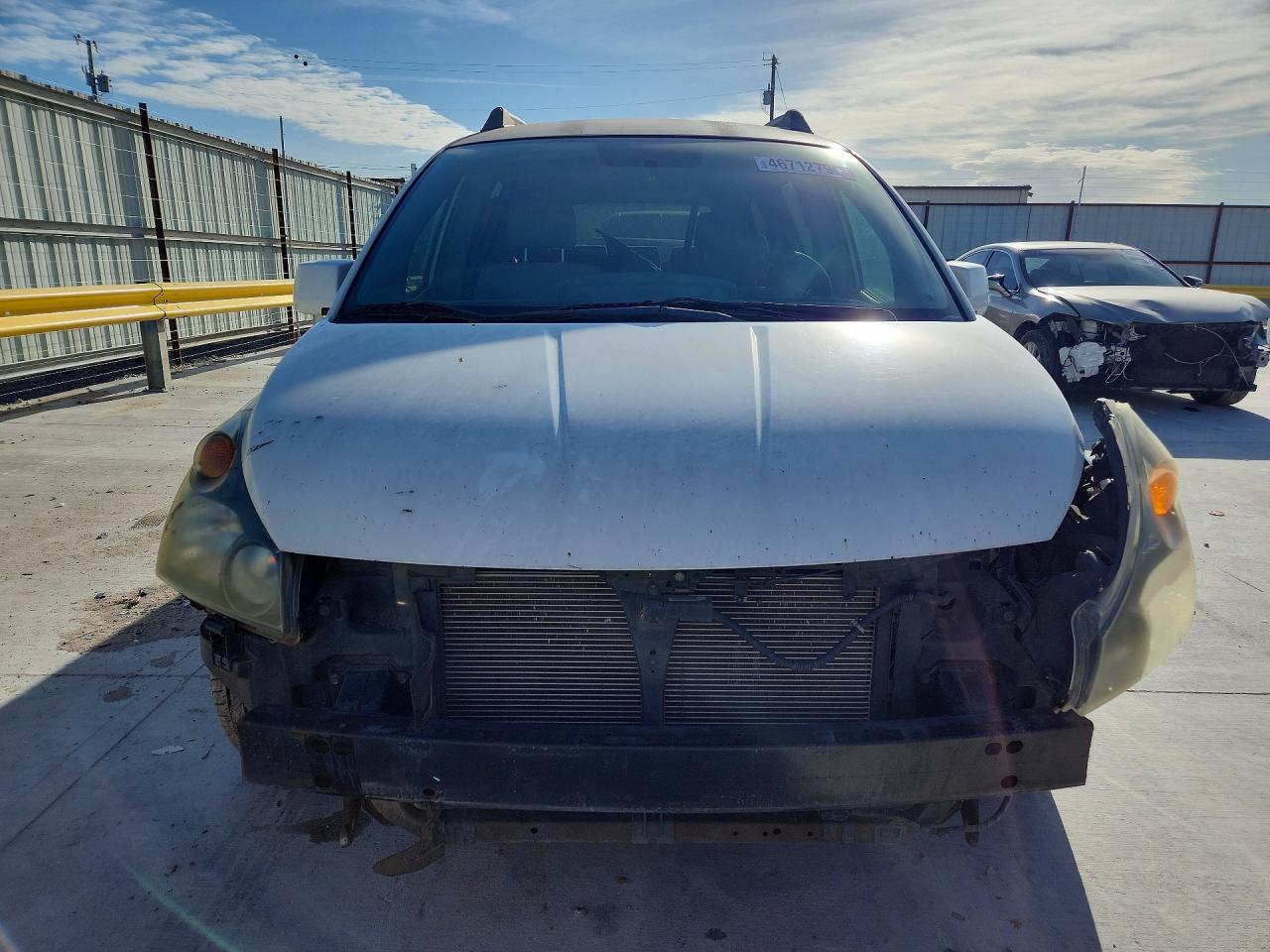2004 Niss Quest 3.5 S White vin: 5N1BV28U04N371256