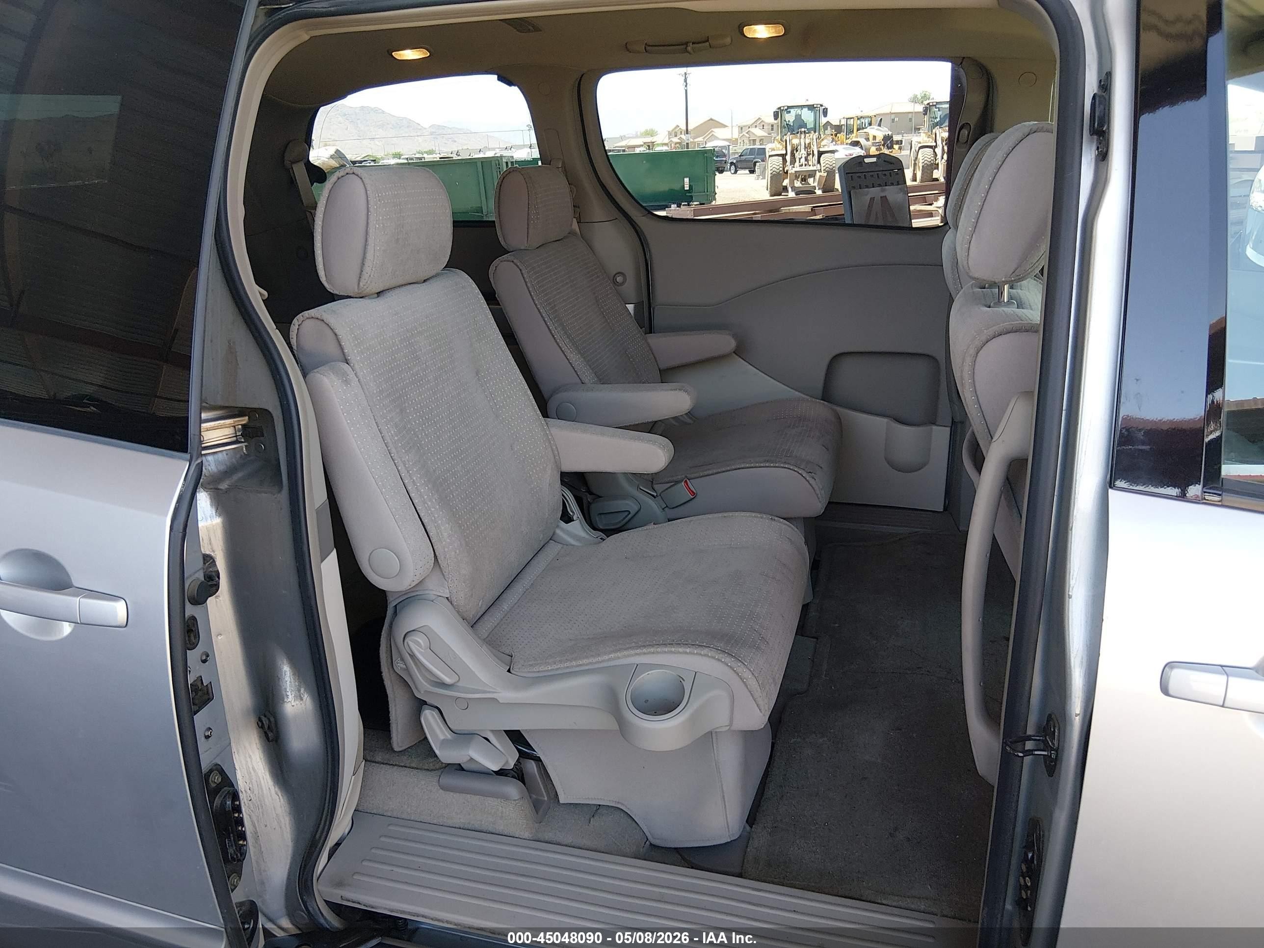 2005 Nissan Quest 3.5 S Silver vin: 5N1BV28U25N109627