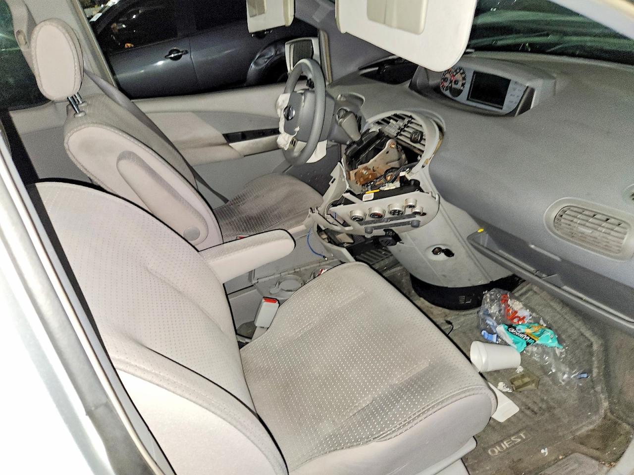 2005 Nissan Quest Silver vin: 5N1BV28U35N116196