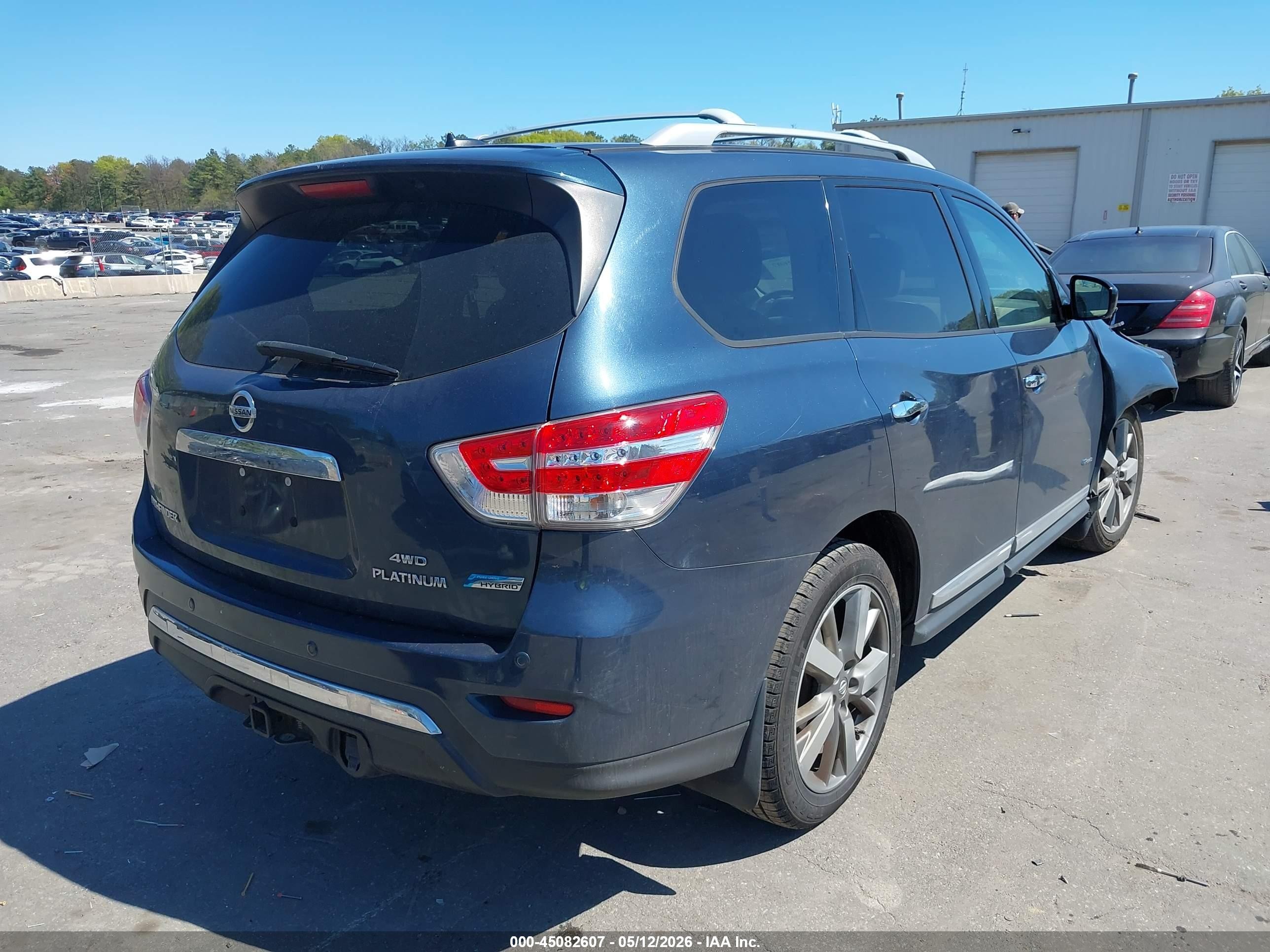 2014 Nissan Pathfinder Hybrid Platinum Dark Blue vin: 5N1CR2MM0EC660424
