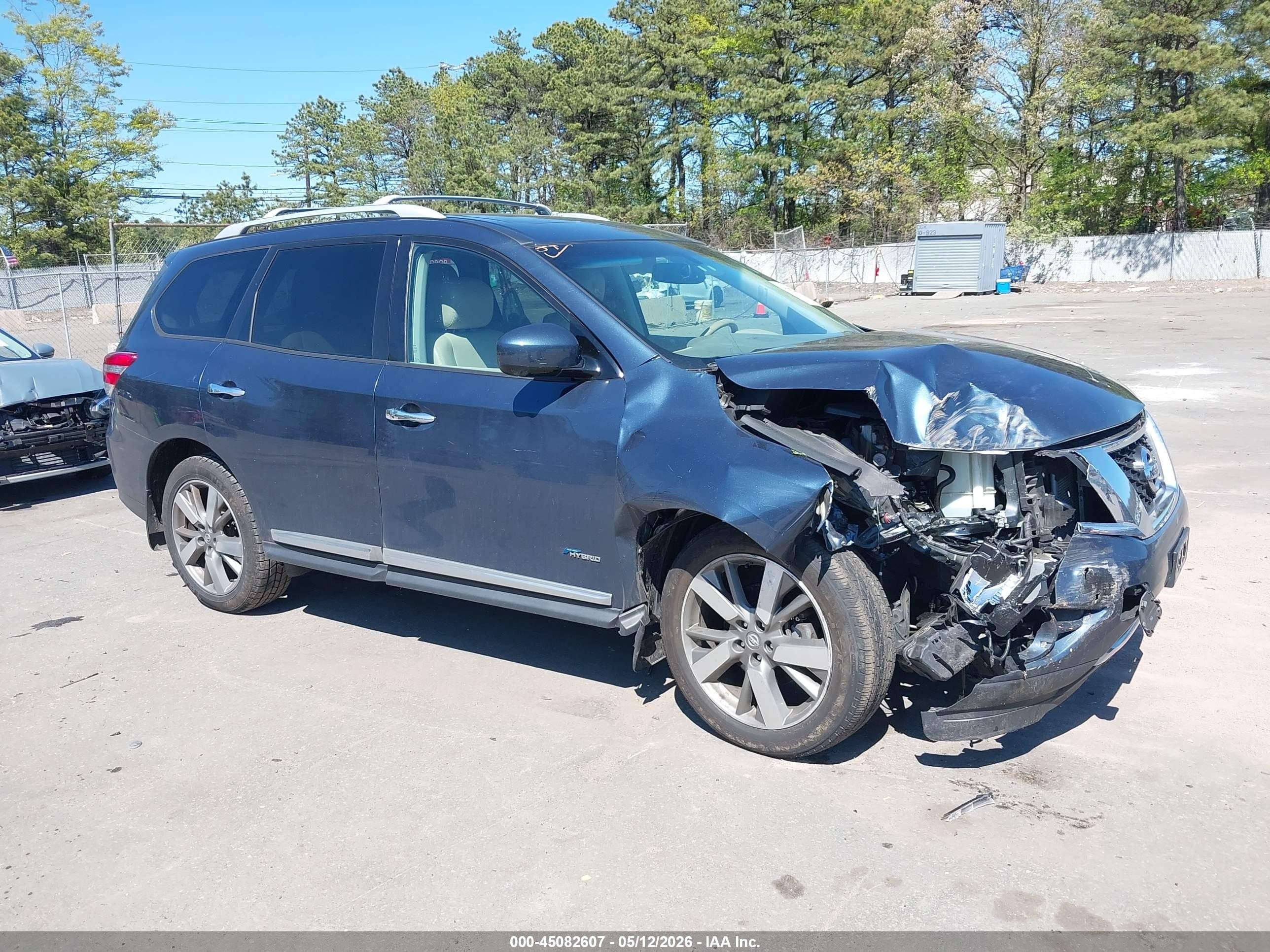 2014 Nissan Pathfinder Hybrid Platinum Dark Blue vin: 5N1CR2MM0EC660424