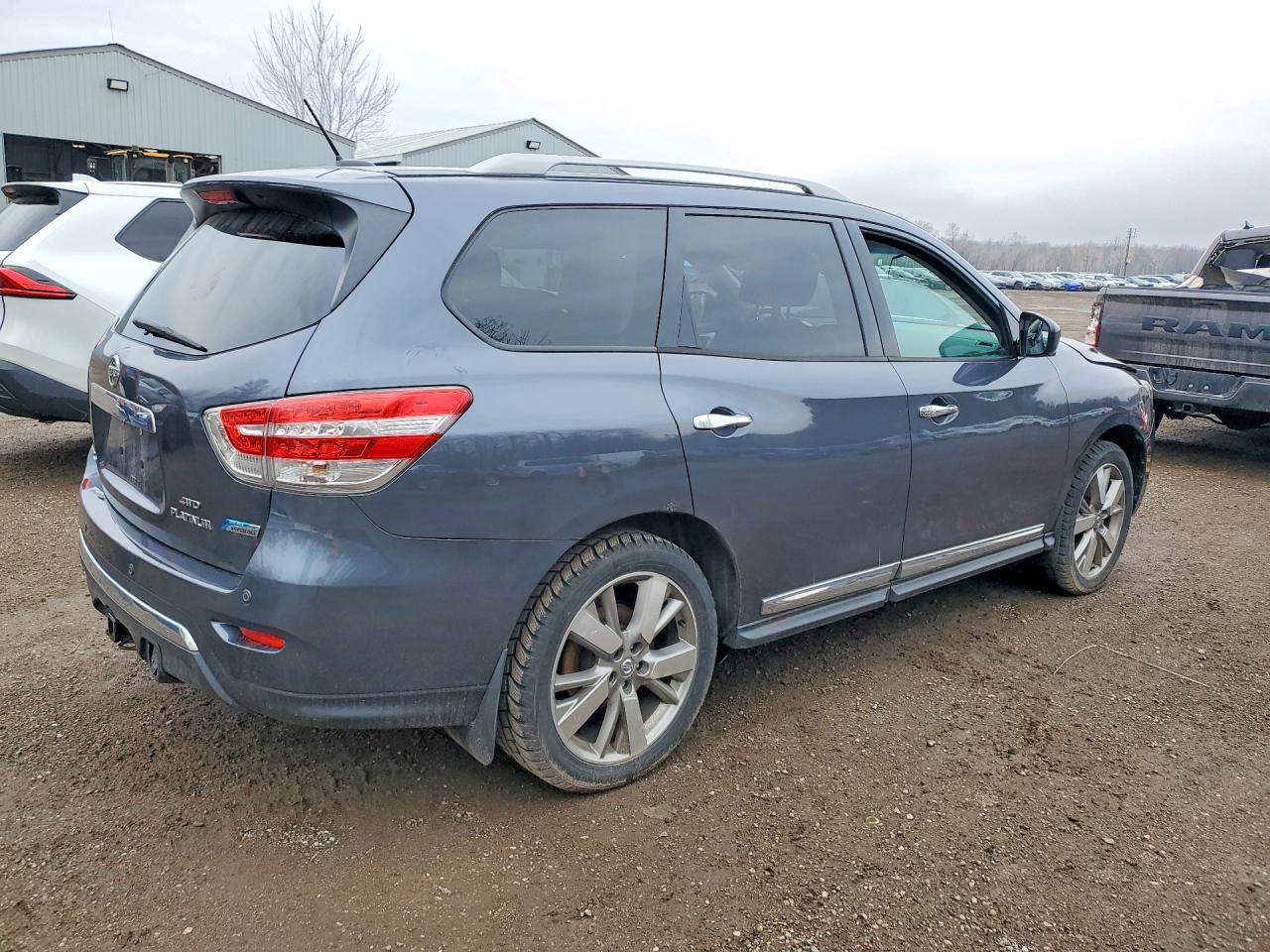2014 Nissan Pathfinder Hybrid Sv Blue vin: 5N1CR2MMXEC632792