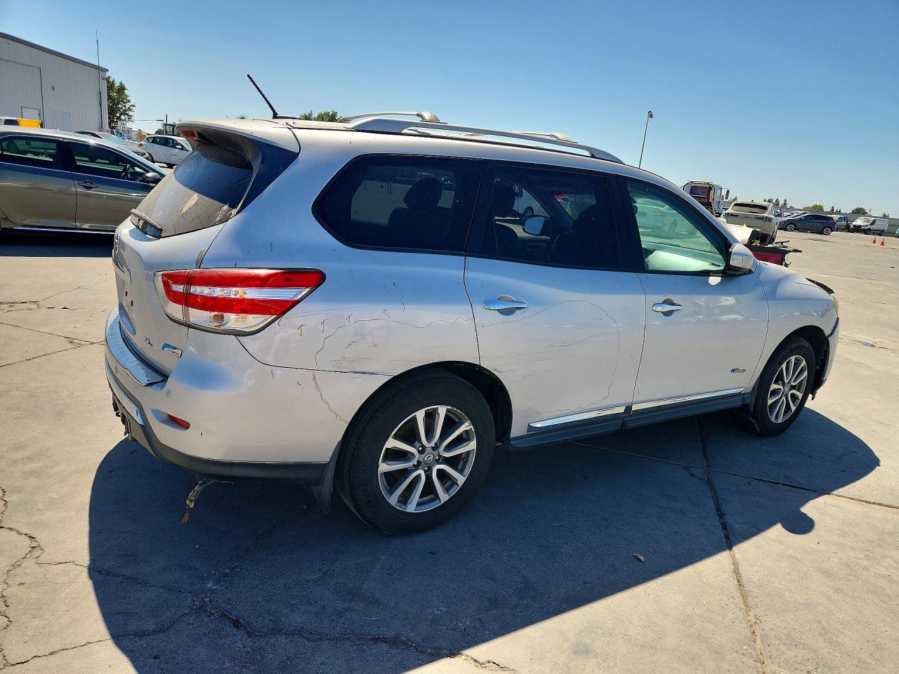 2014 Nissan Pathfinder Hybrid Sl Silver vin: 5N1CR2MN2EC659266