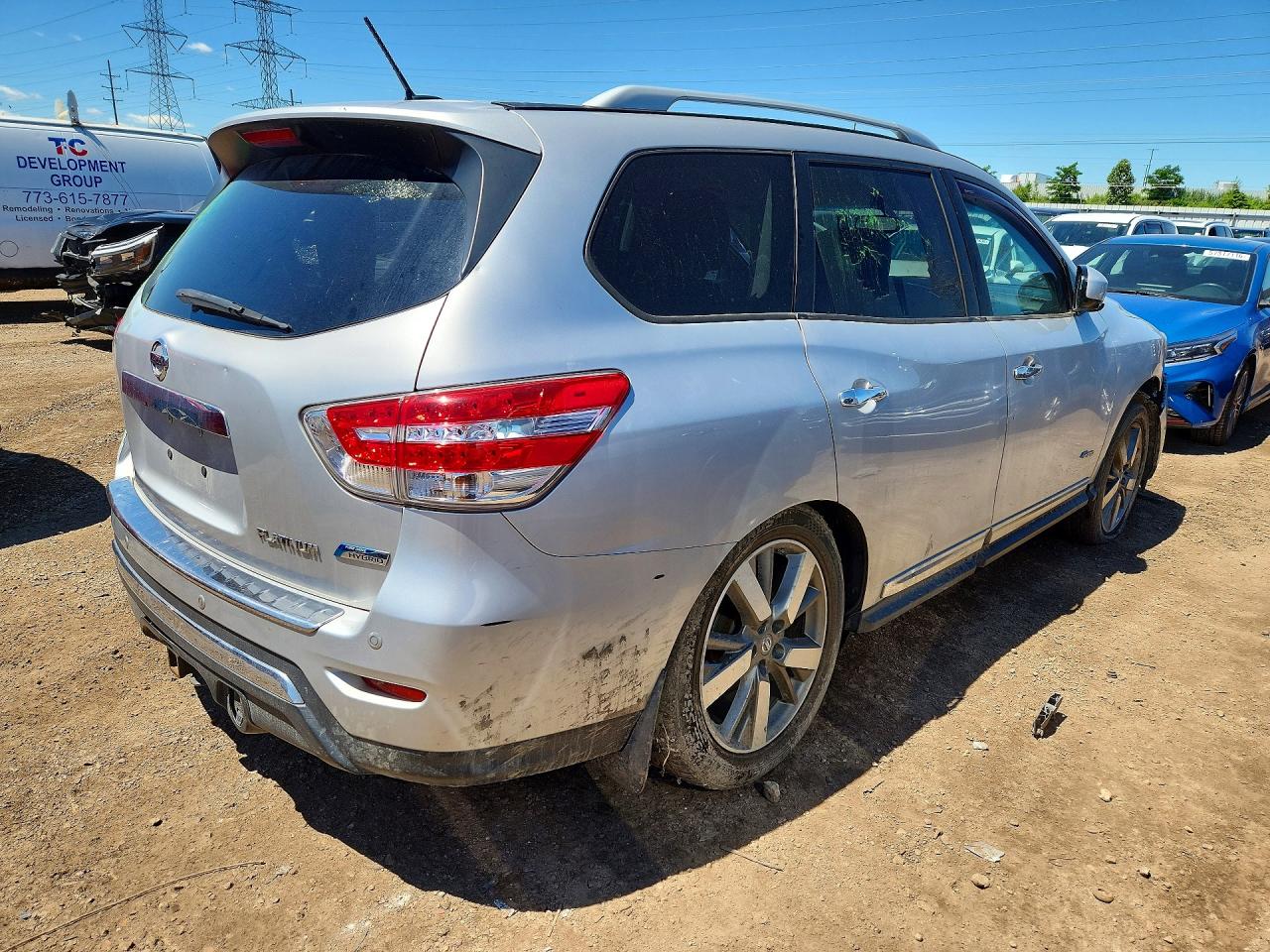 2014 Nissan Pathfinder Hybrid Sv Silver vin: 5N1CR2MN2EC661647