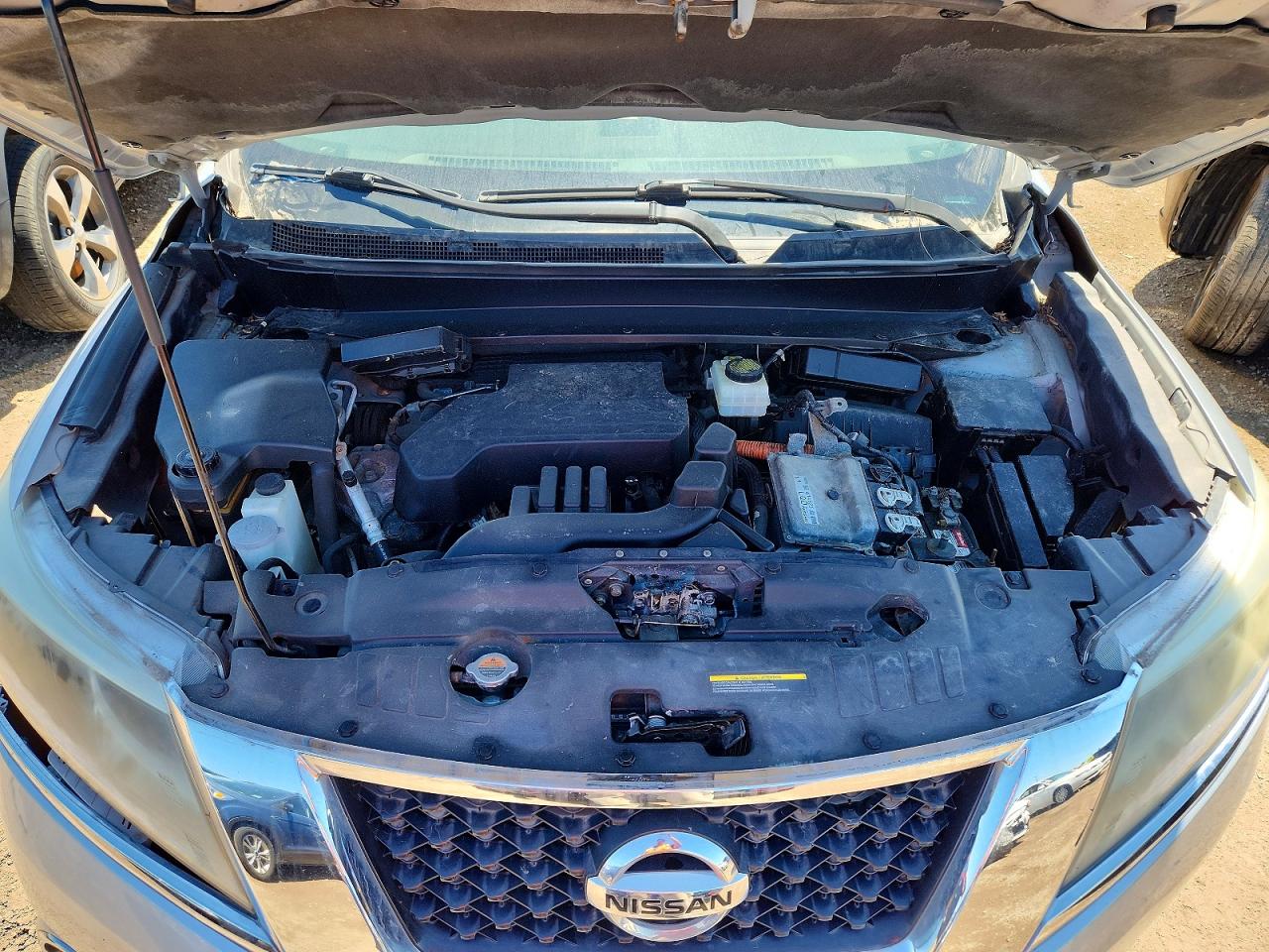 2014 Nissan Pathfinder Hybrid Sv Silver vin: 5N1CR2MN2EC661647