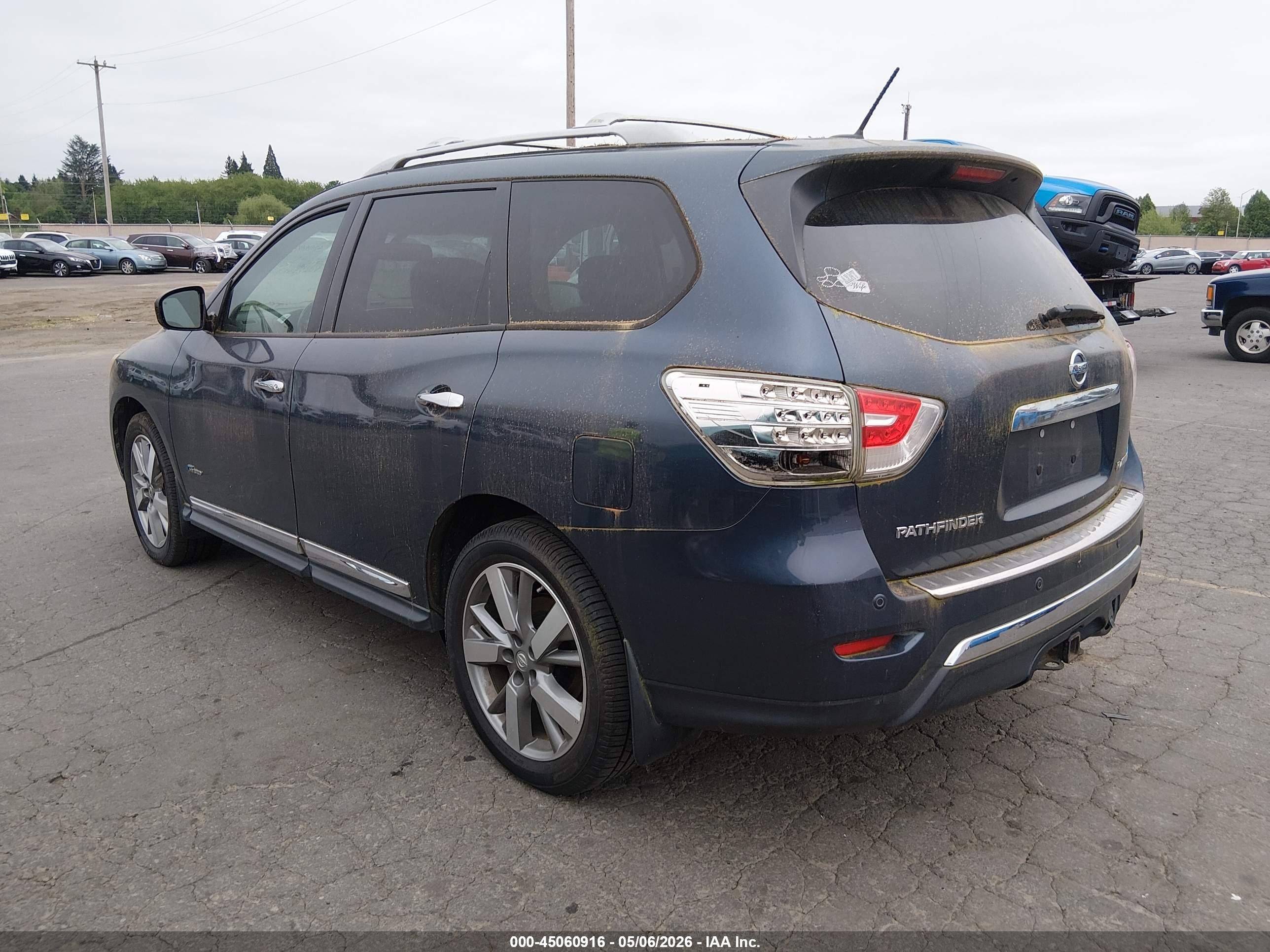 2014 Nissan Pathfinder Hybrid Platinum Dark Blue vin: 5N1CR2MN4EC660659