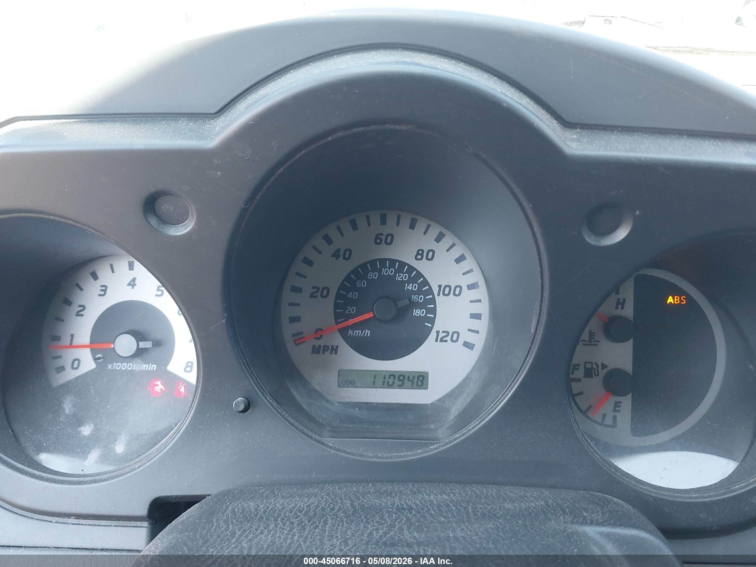 2004 Nissan Xterra Xe I4 White vin: 5N1DD28T04C633372