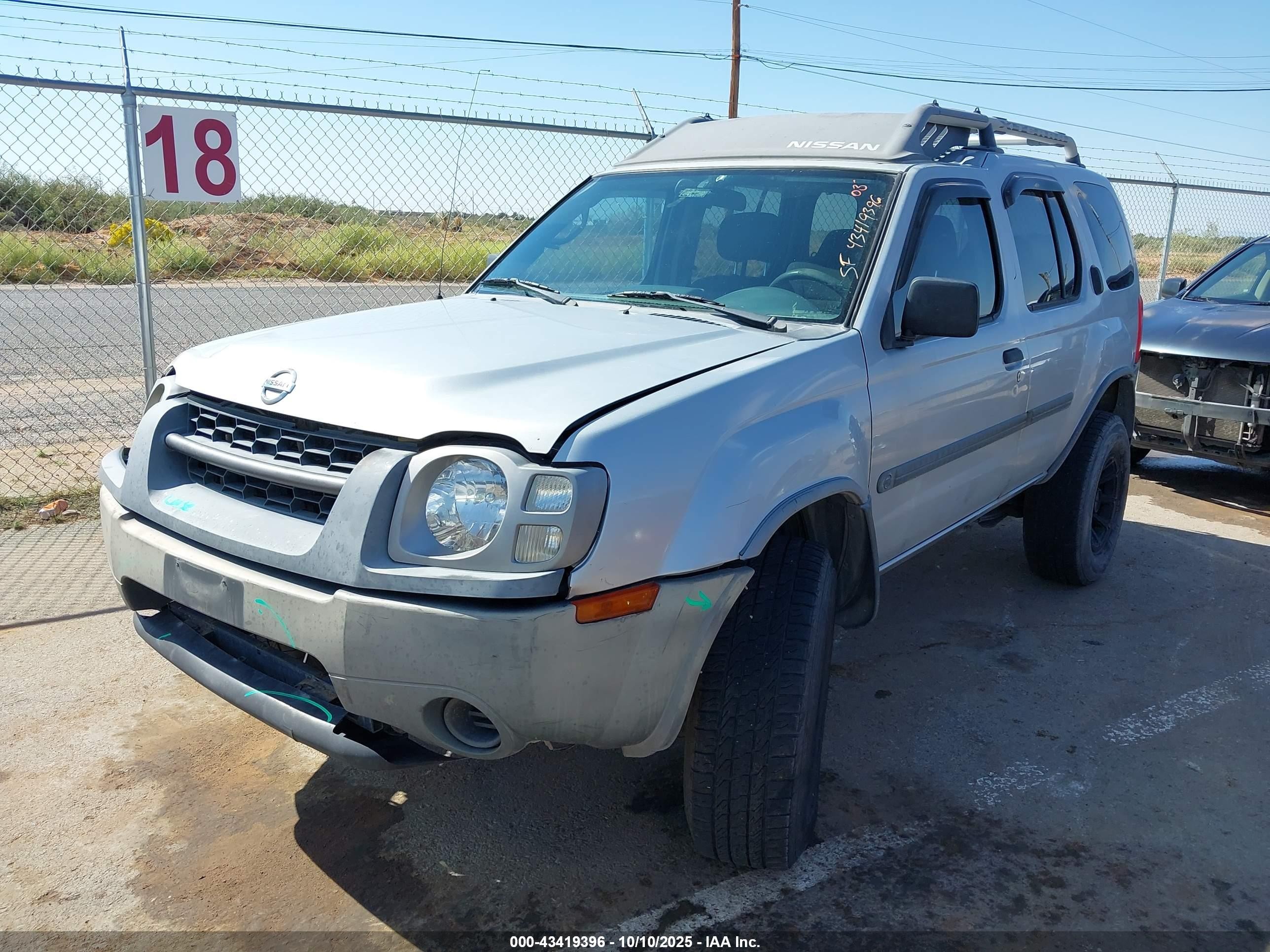2003 Nissan Xterra Xe I4 Серебряный vin: 5N1DD28T73C696726