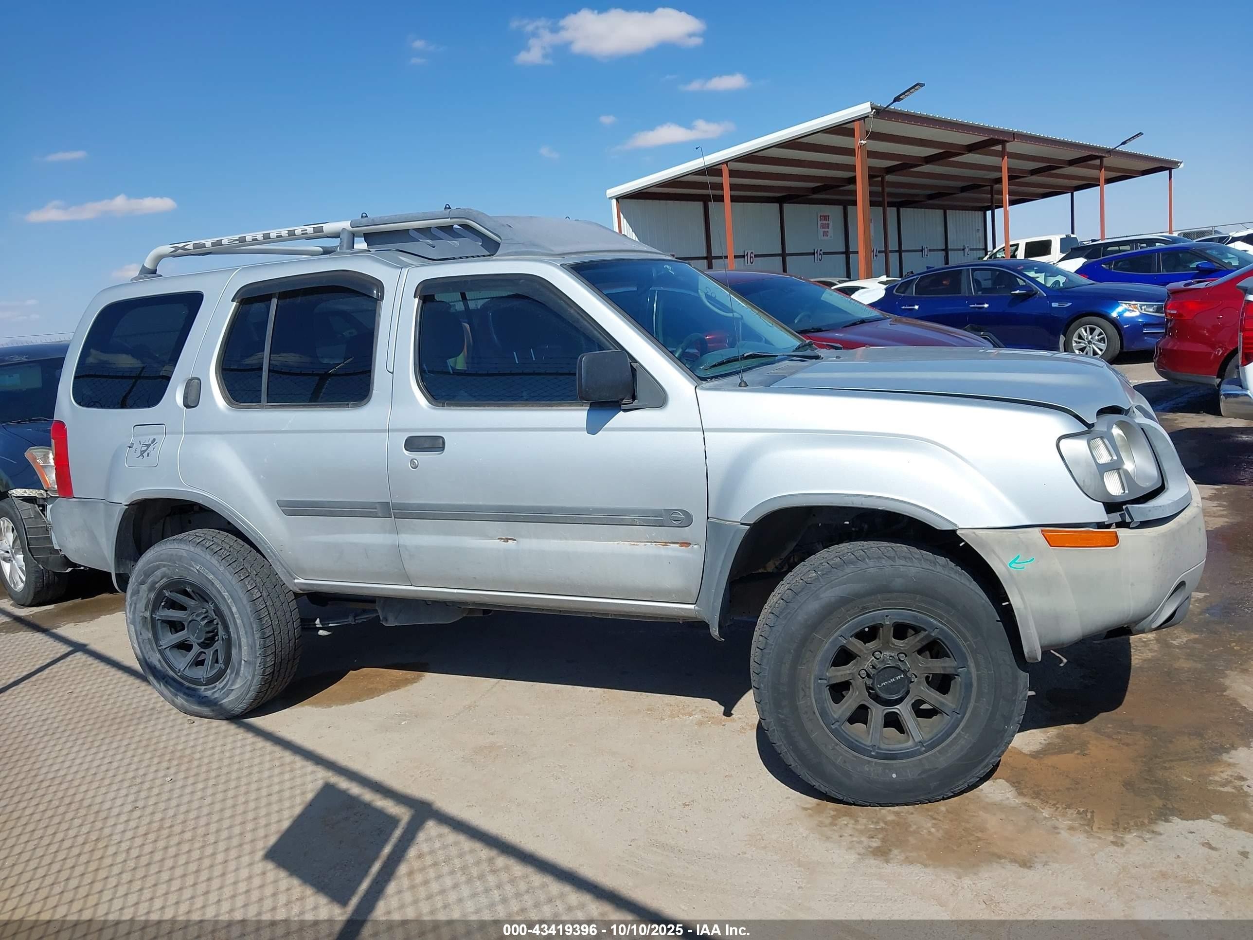 2003 Nissan Xterra Xe I4 Серебряный vin: 5N1DD28T73C696726