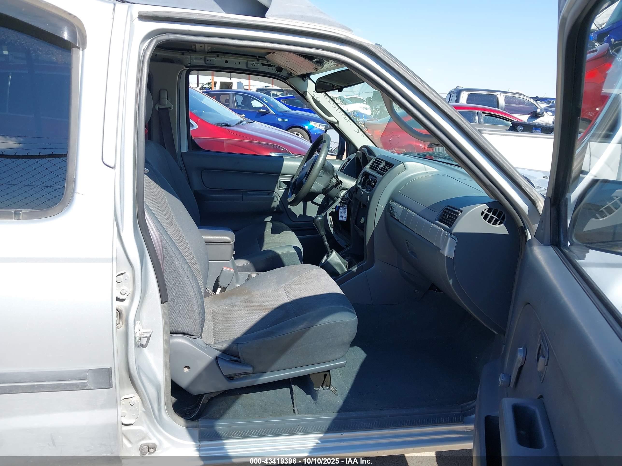 2003 Nissan Xterra Xe I4 Серебряный vin: 5N1DD28T73C696726