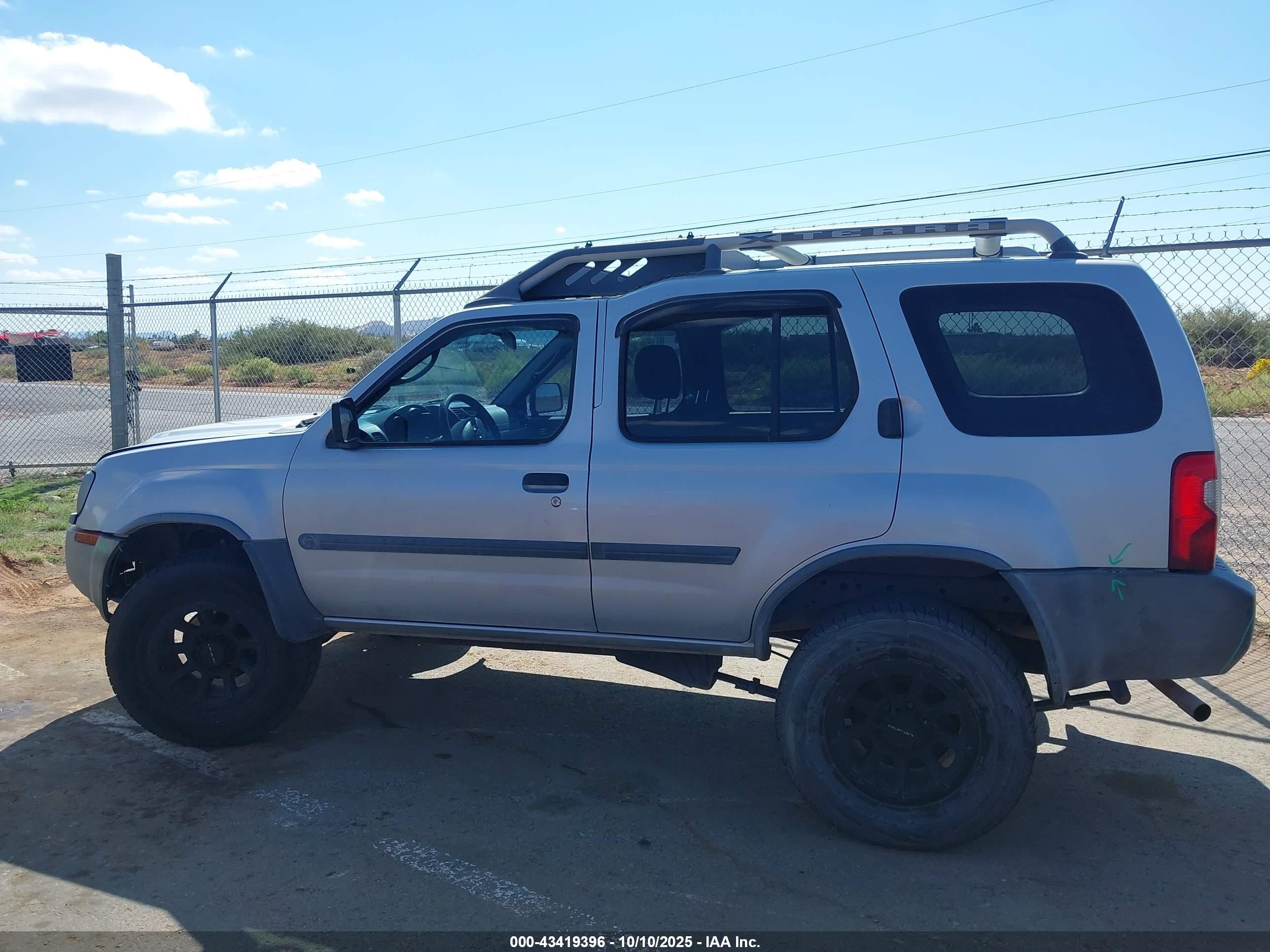 2003 Nissan Xterra Xe I4 Серебряный vin: 5N1DD28T73C696726