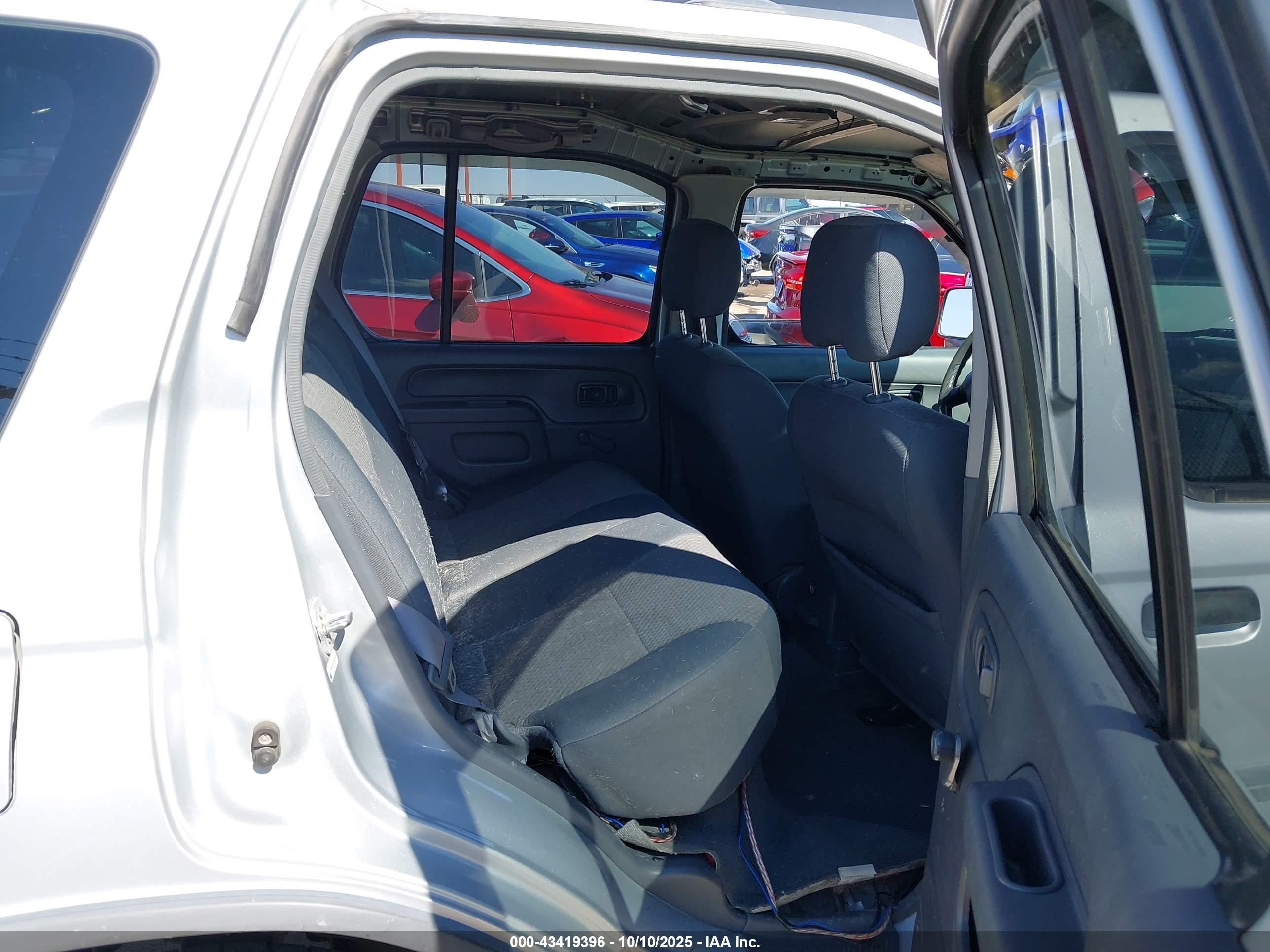 2003 Nissan Xterra Xe I4 Серебряный vin: 5N1DD28T73C696726
