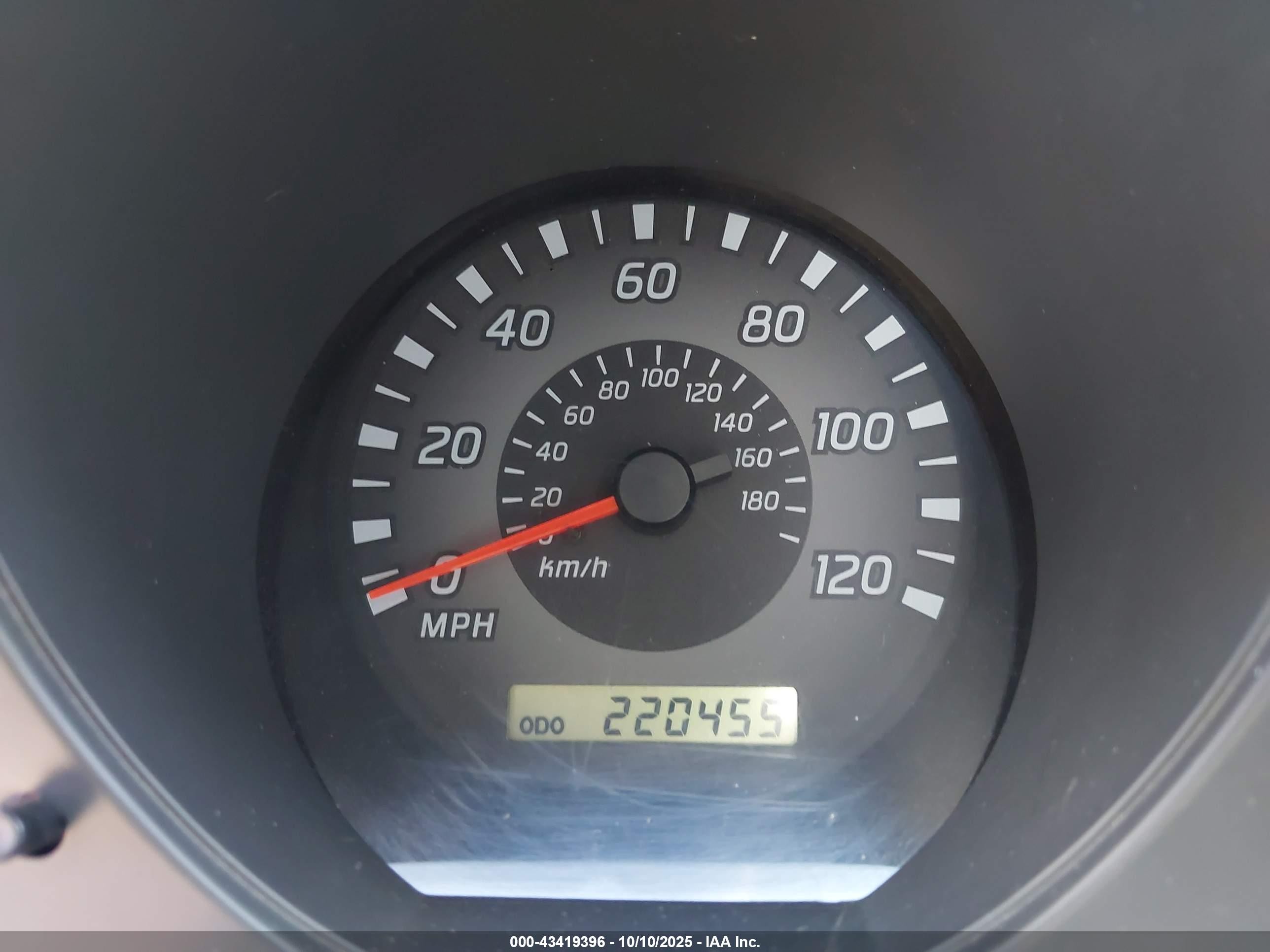2003 Nissan Xterra Xe I4 Серебряный vin: 5N1DD28T73C696726