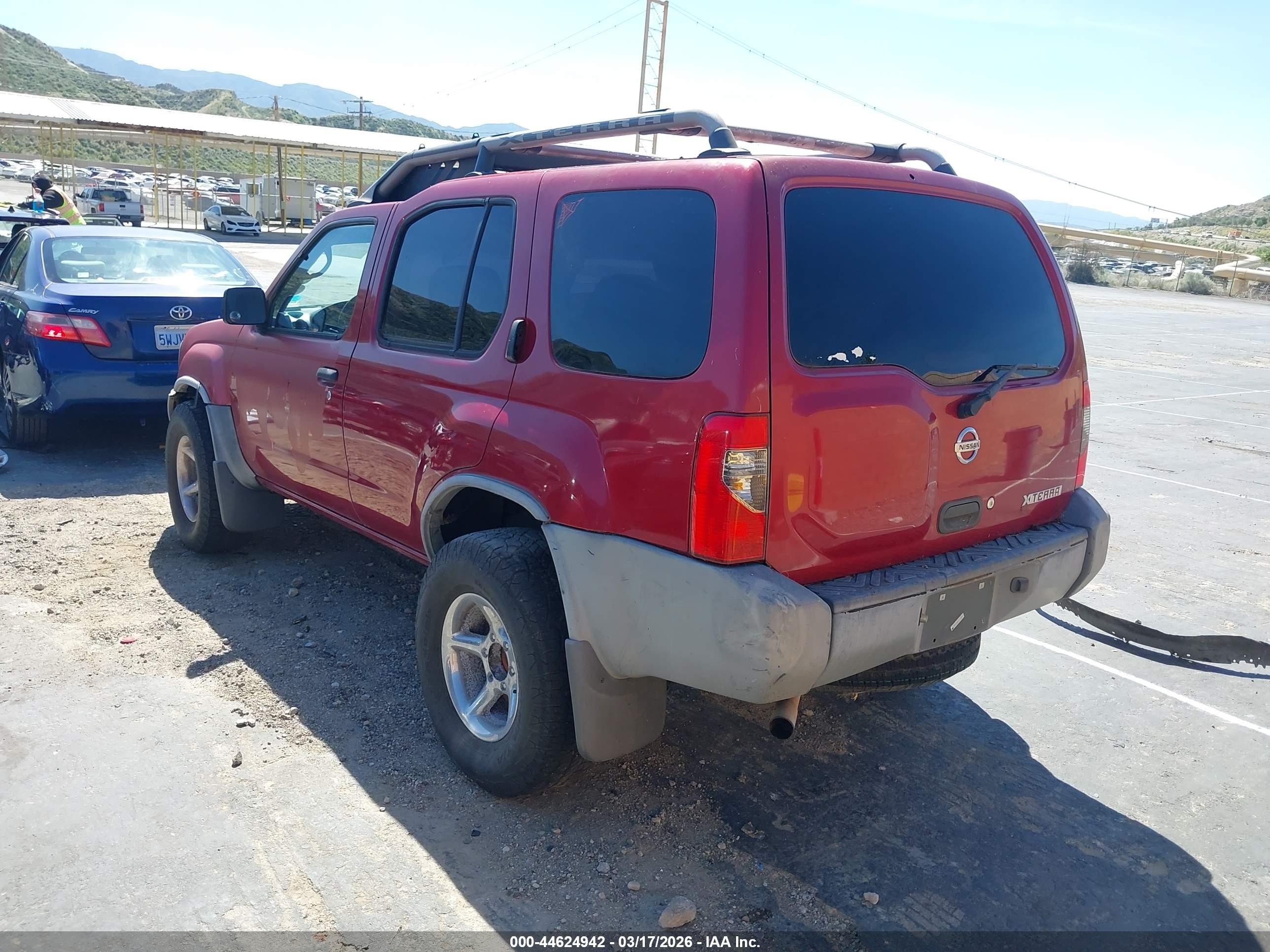 2003 Nissan Xterra Xe I4 Red vin: 5N1DD28T73C700855