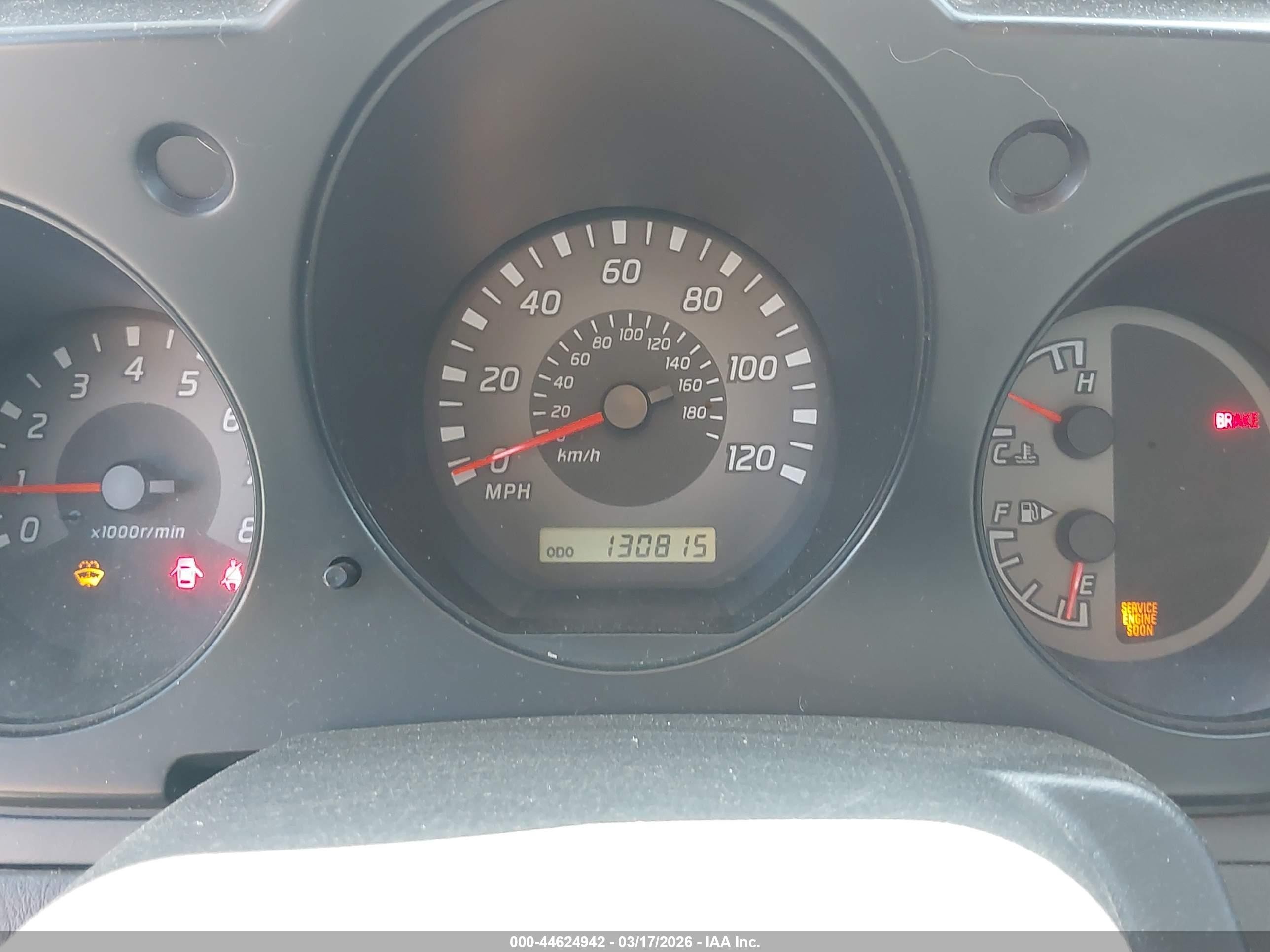 2003 Nissan Xterra Xe I4 Red vin: 5N1DD28T73C700855