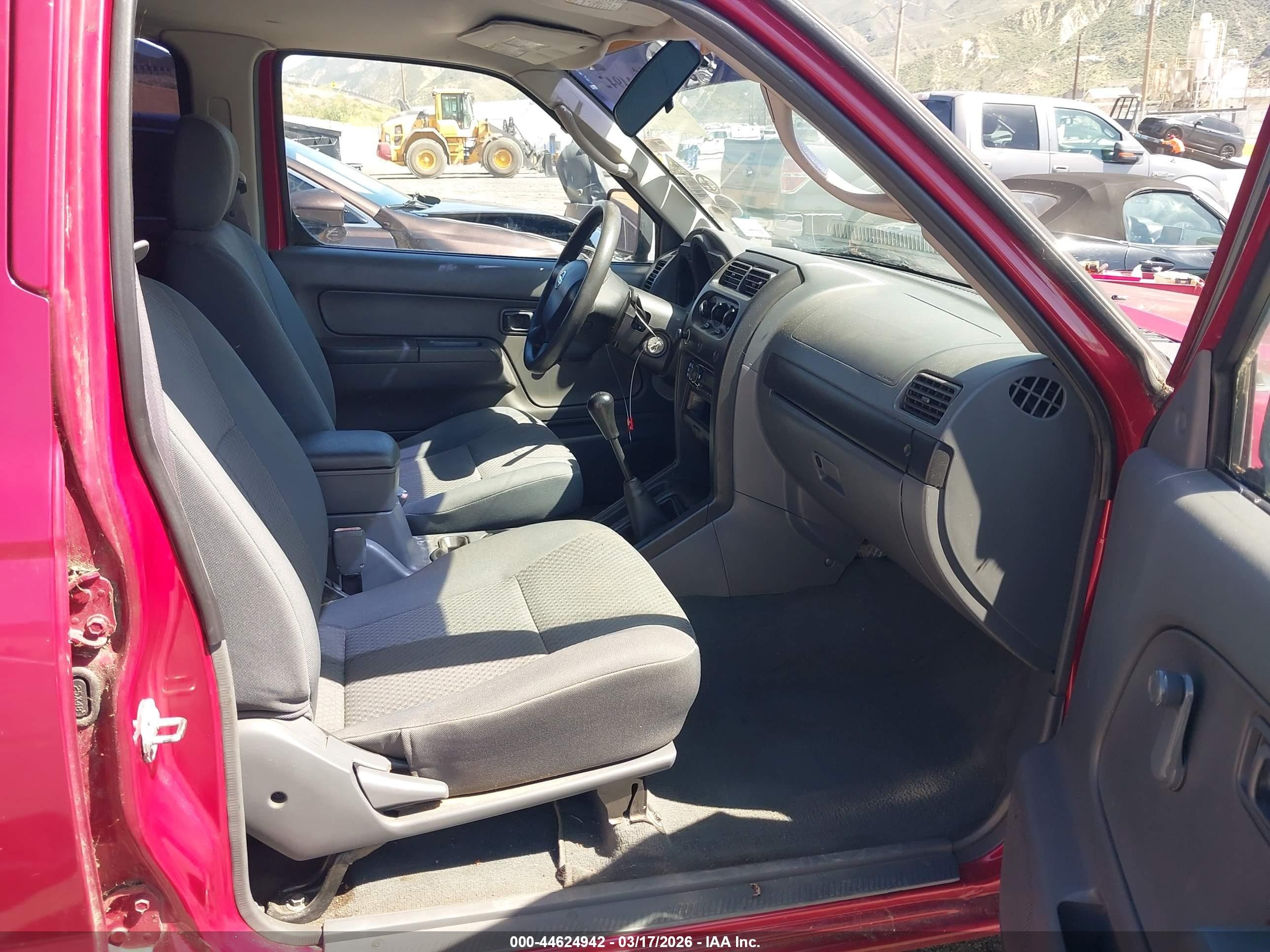 2003 Nissan Xterra Xe I4 Red vin: 5N1DD28T73C700855