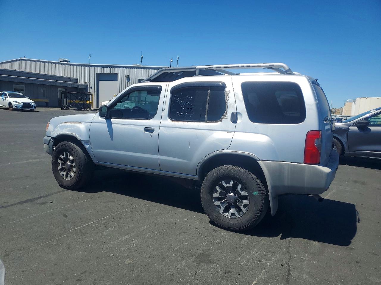 2000 Nissan Xterra Xe Silver vin: 5N1DD28T8YC528178