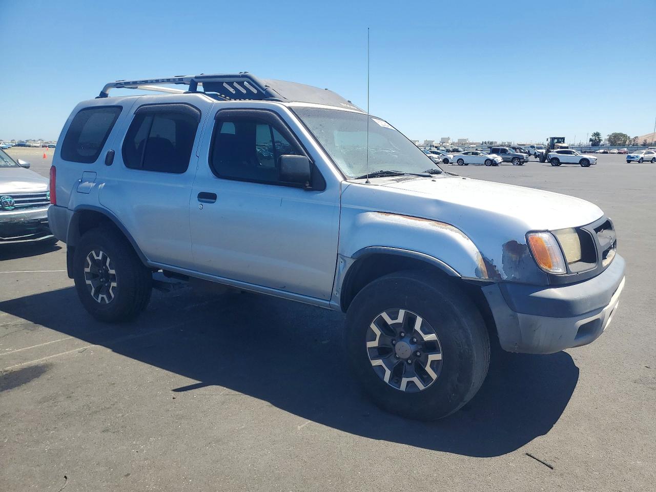 2000 Nissan Xterra Xe Silver vin: 5N1DD28T8YC528178