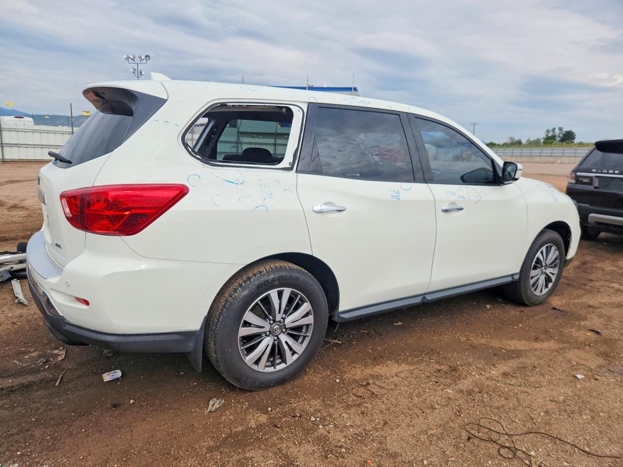 2020 Nissan Pathfinder S White vin: 5N1DR2AM4LC650209