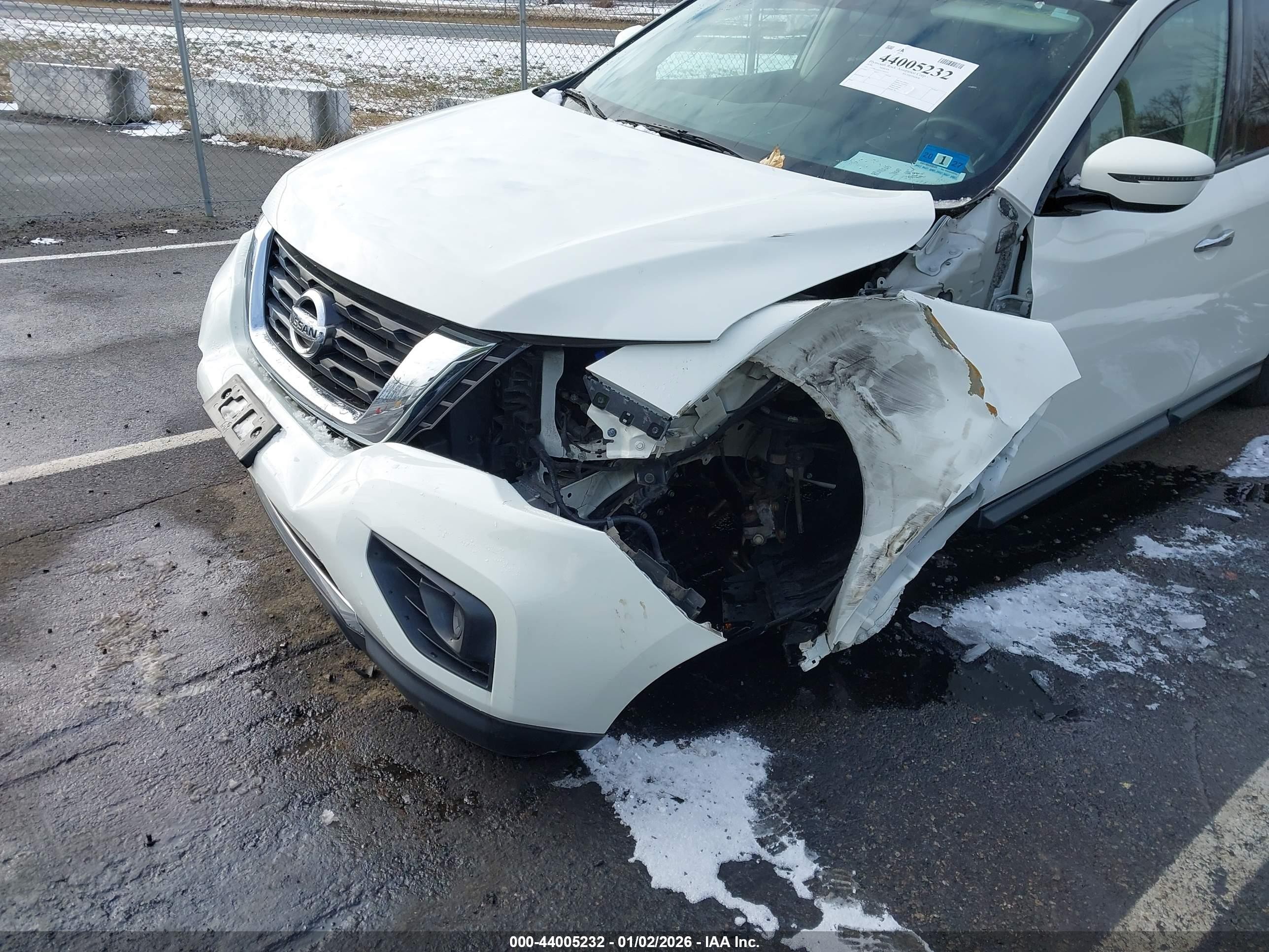 2020 Nissan Pathfinder S 4wd Белый vin: 5N1DR2AM7LC646039