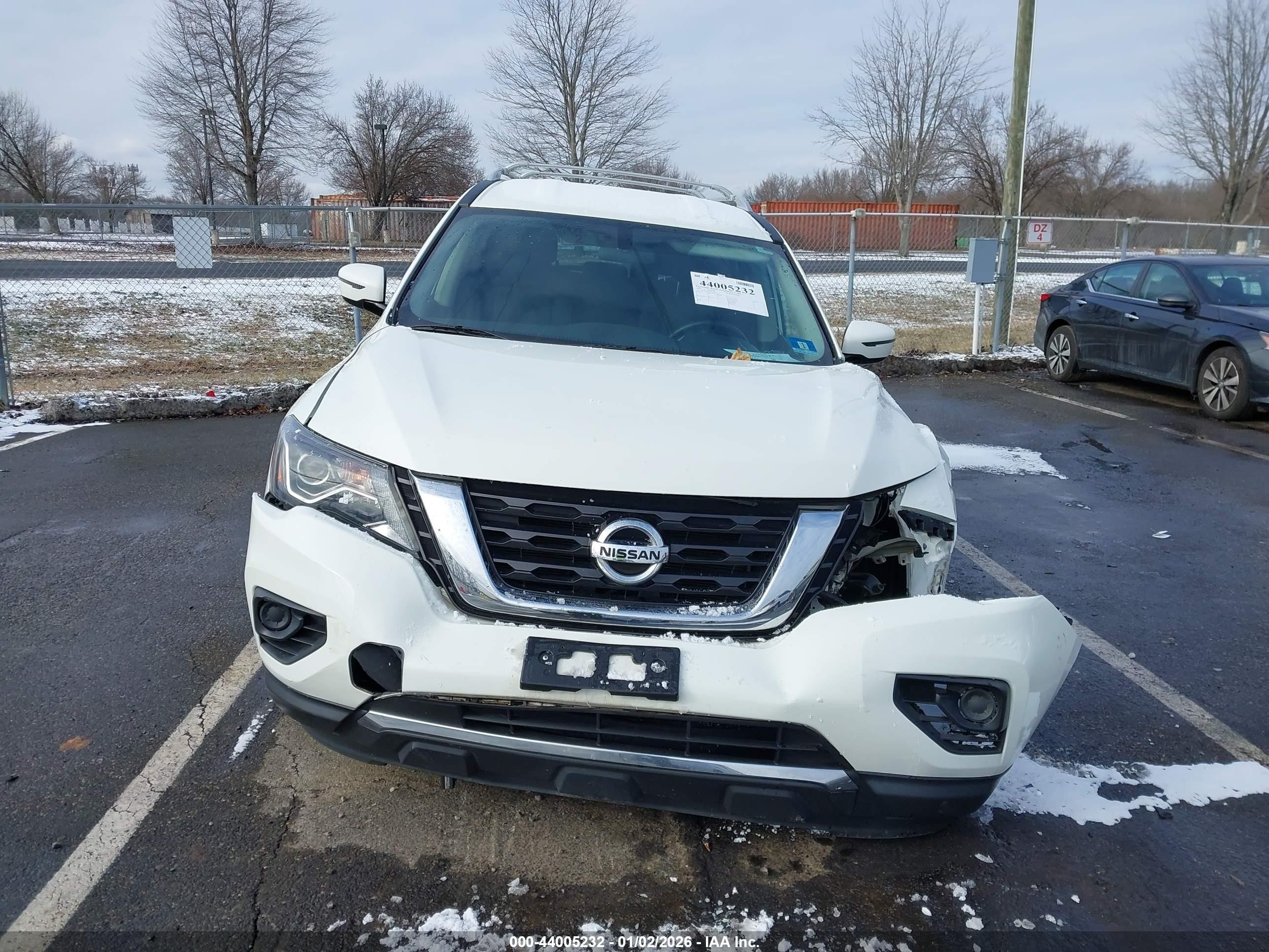 2020 Nissan Pathfinder S 4wd Белый vin: 5N1DR2AM7LC646039