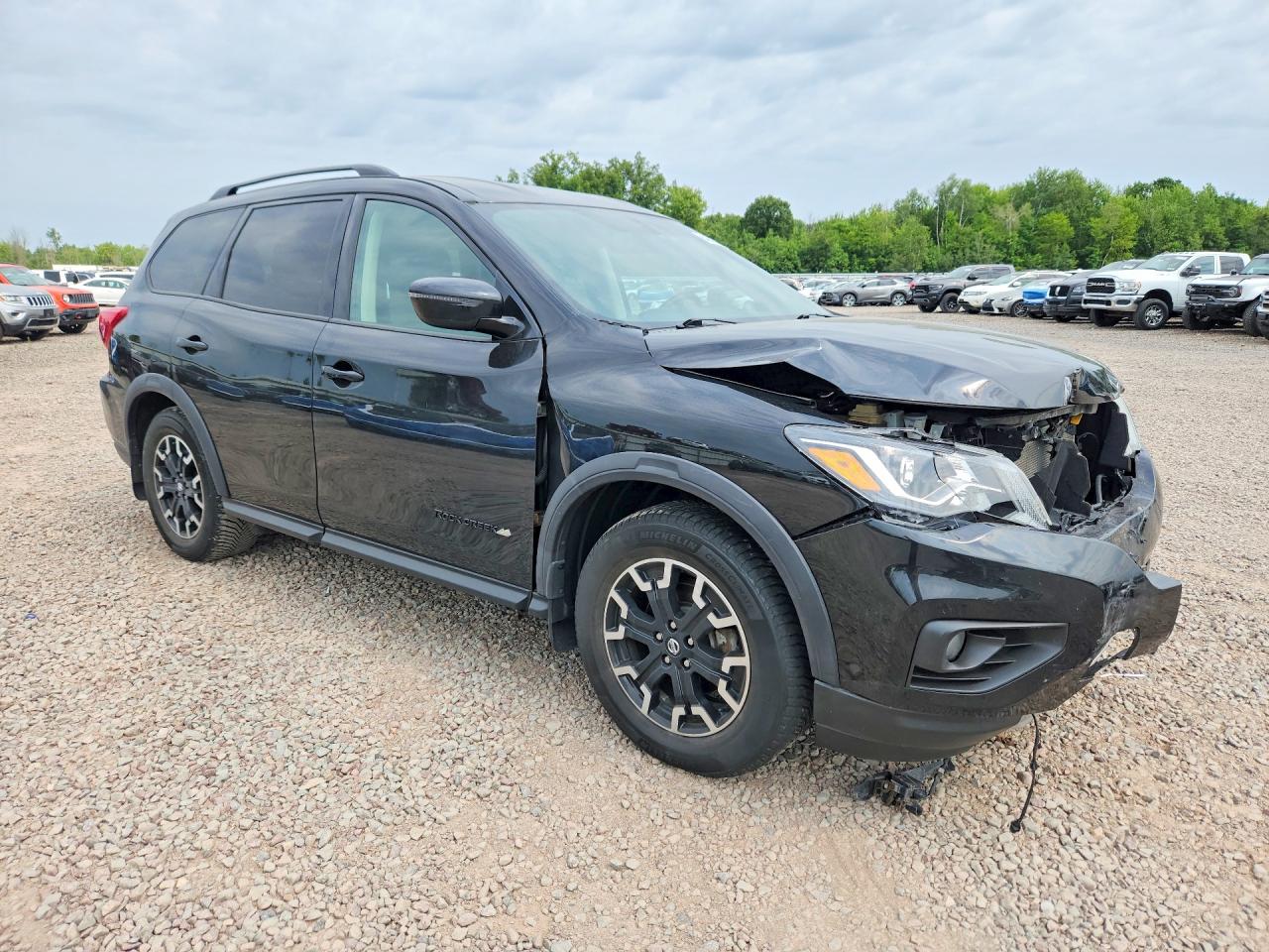 2020 Nissan Pathfinder Sv Черный vin: 5N1DR2BM9LC647031
