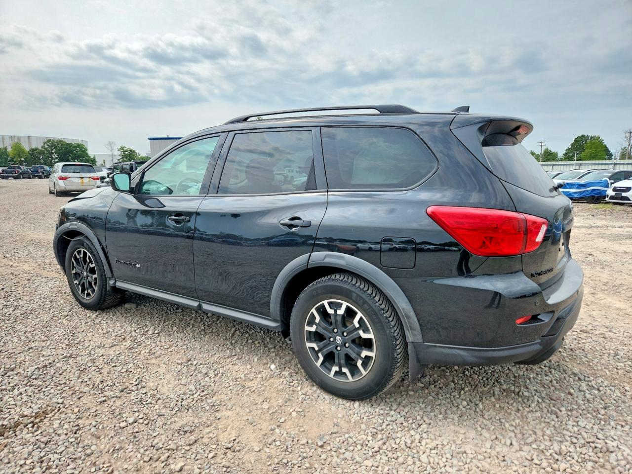 2020 Nissan Pathfinder Sv Черный vin: 5N1DR2BM9LC647031