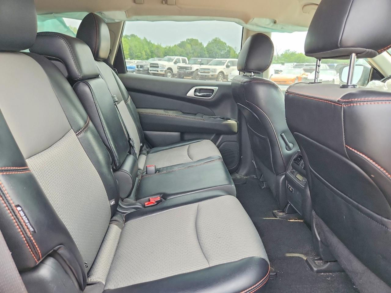 2020 Nissan Pathfinder Sv Черный vin: 5N1DR2BM9LC647031