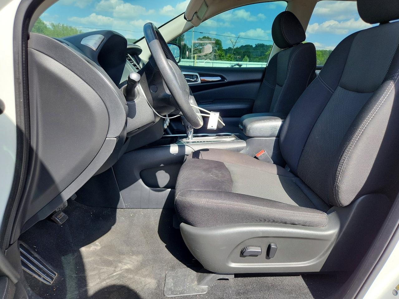 2020 Nissan Pathfinder Sv White vin: 5N1DR2BN9LC597983