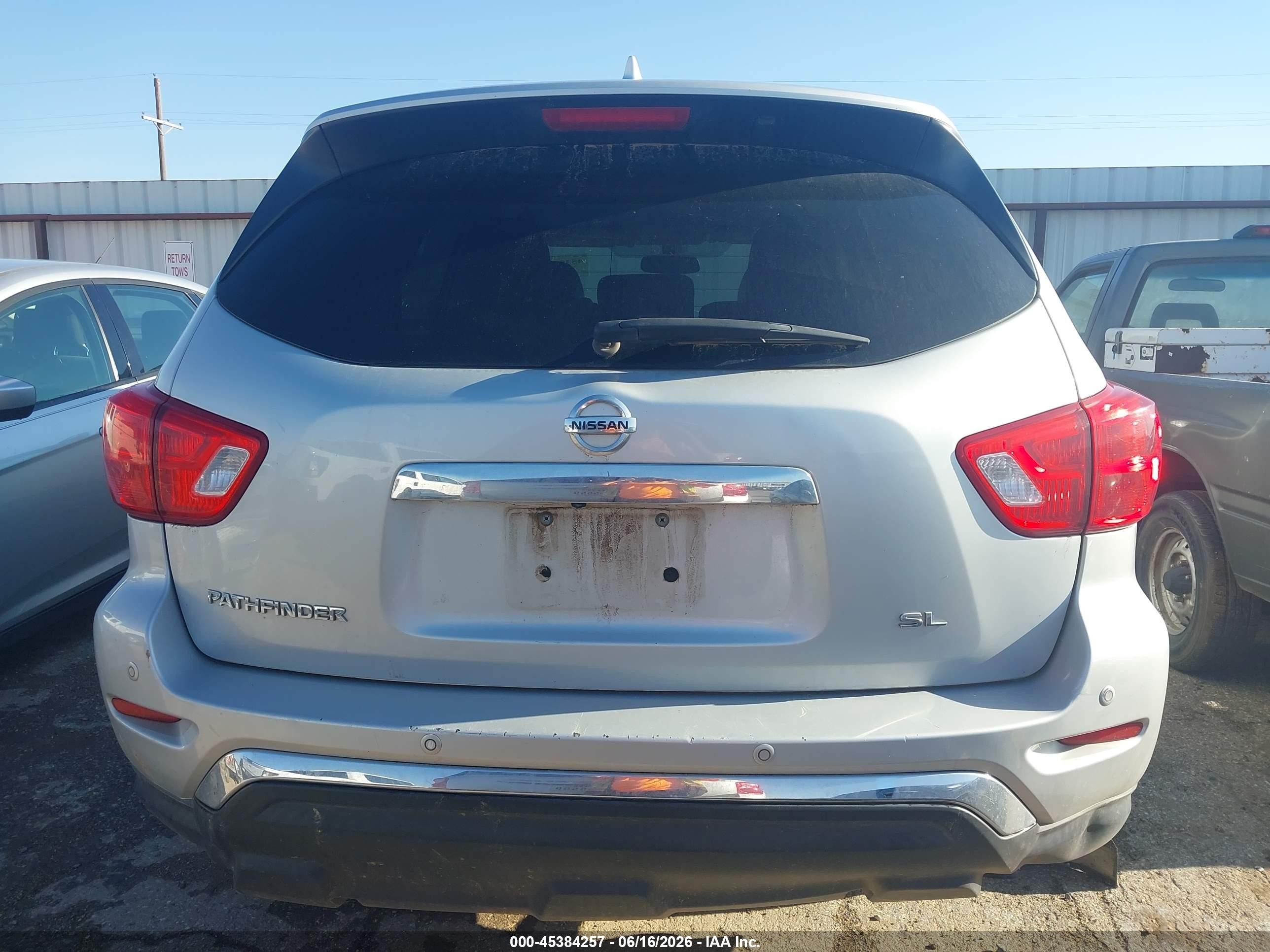 2020 Nissan Pathfinder Sl 2wd Silver vin: 5N1DR2CN0LC578401