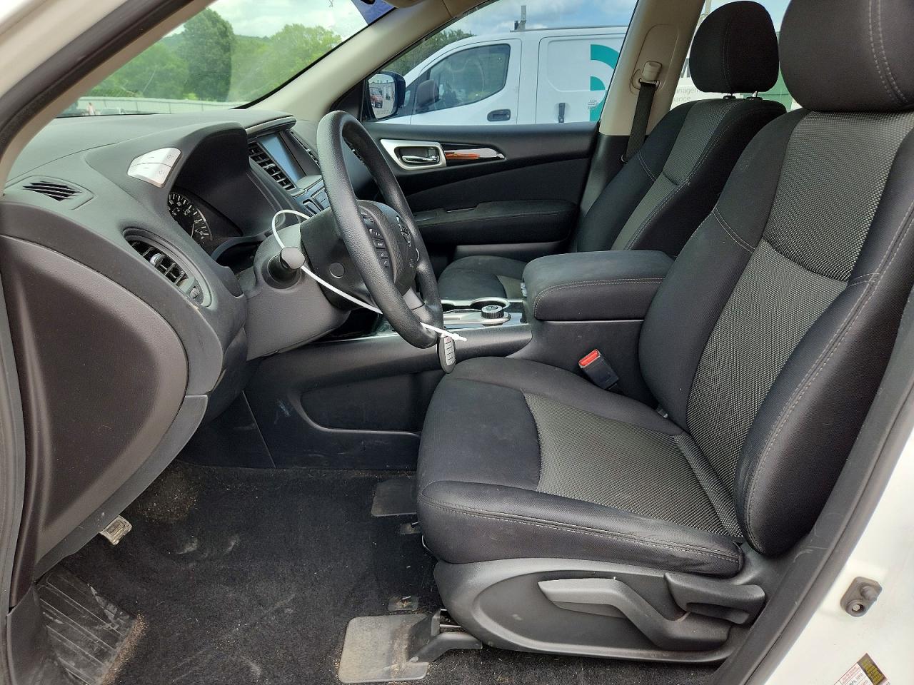 2017 Nissan Pathfinder S White vin: 5N1DR2MM0HC634222