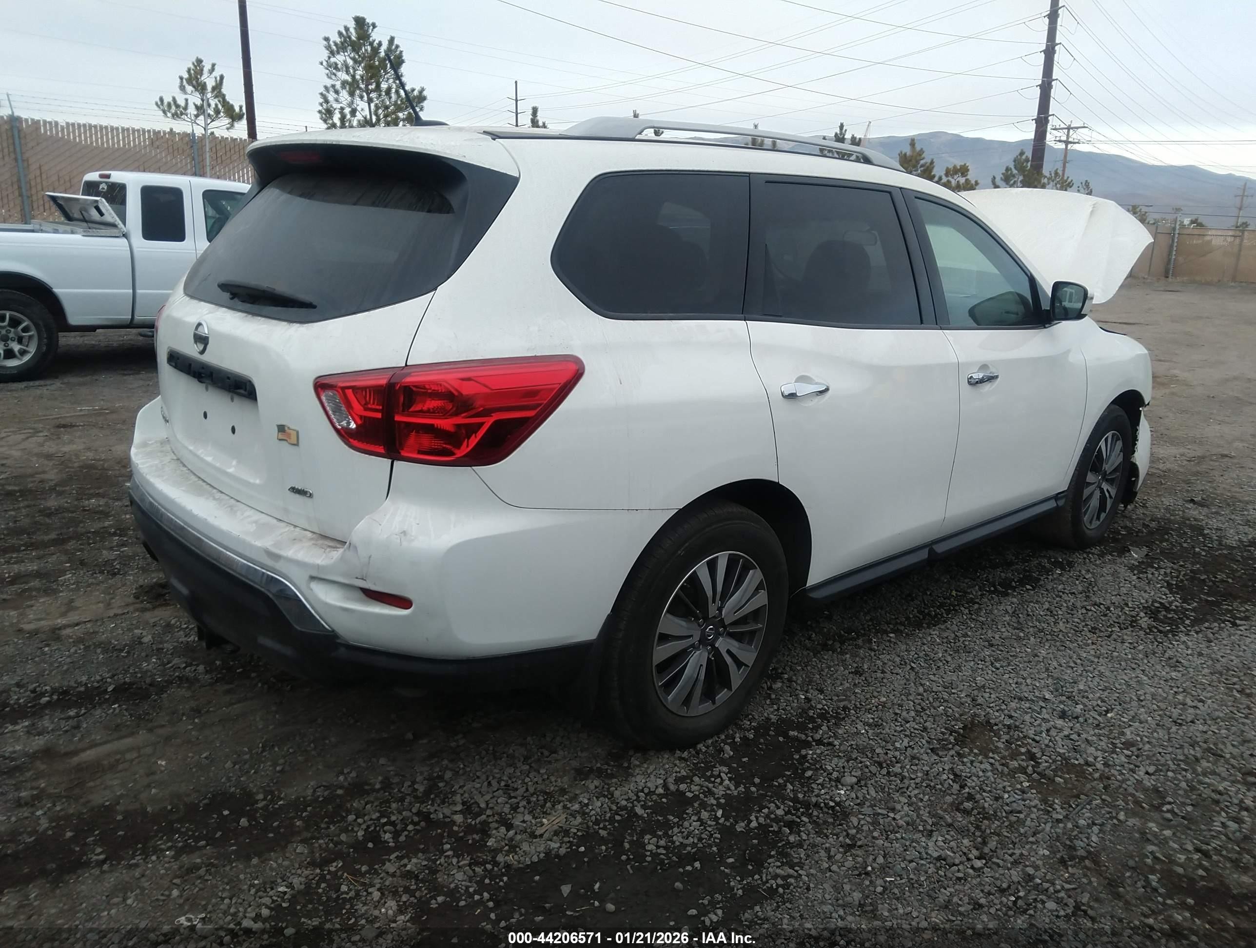 2017 Nissan Pathfinder S White vin: 5N1DR2MM0HC636200