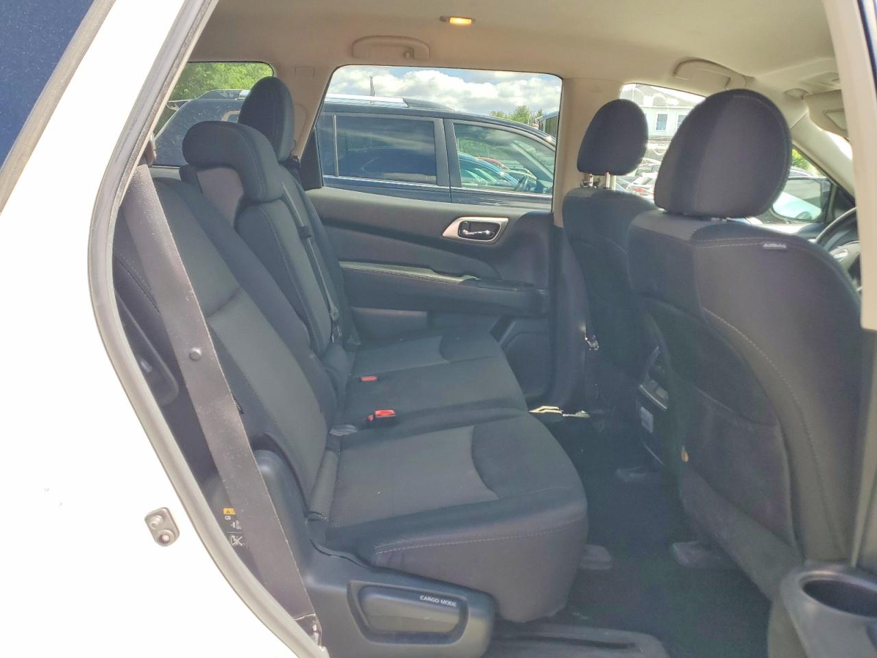 2019 Nissan Pathfinder Sv White vin: 5N1DR2MM0KC640223