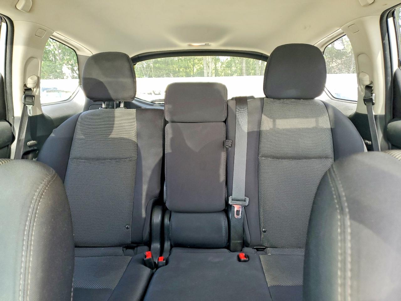 2019 Nissan Pathfinder Sv White vin: 5N1DR2MM0KC640223