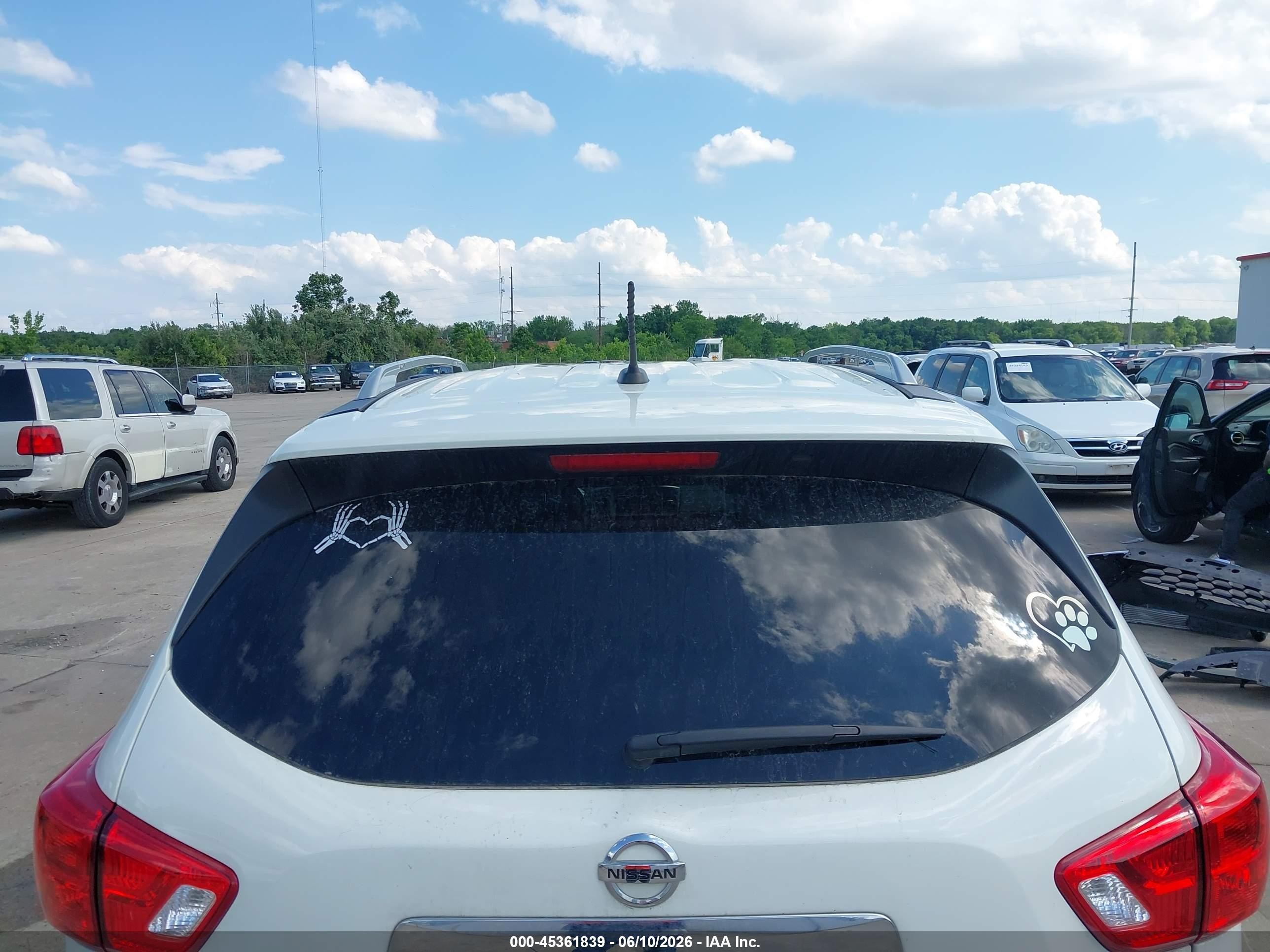 2017 Nissan Pathfinder S White vin: 5N1DR2MM1HC659534