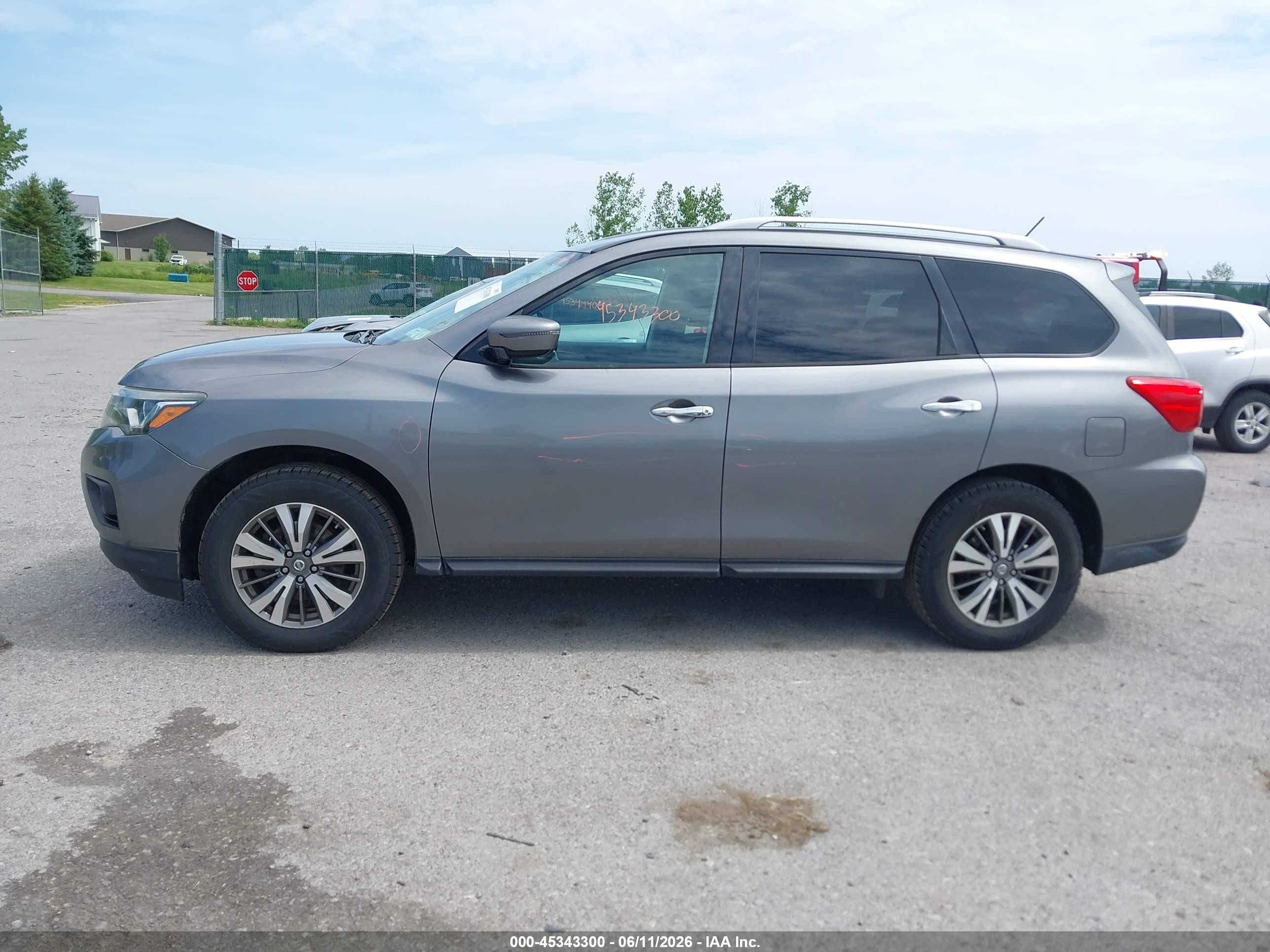 2017 Nissan Pathfinder S Gray vin: 5N1DR2MM5HC694254