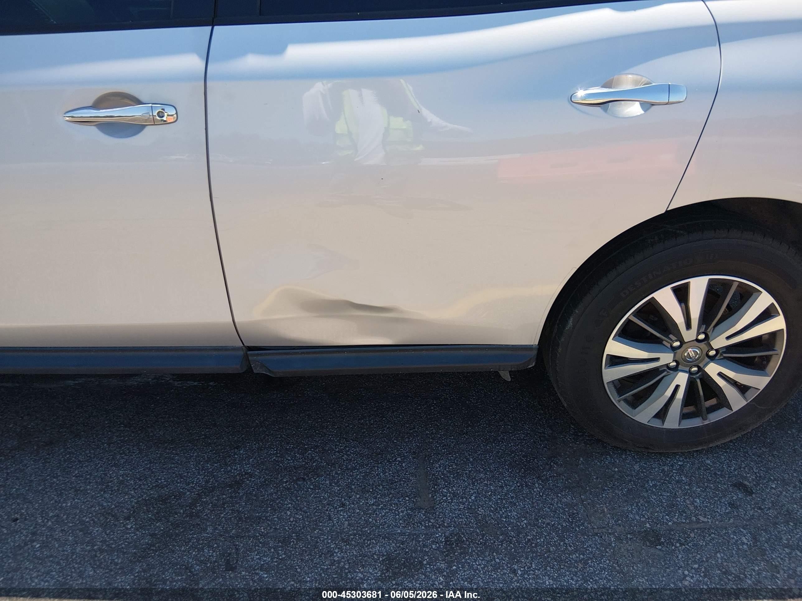 2017 Nissan Pathfinder Sl Silver vin: 5N1DR2MM6HC662980