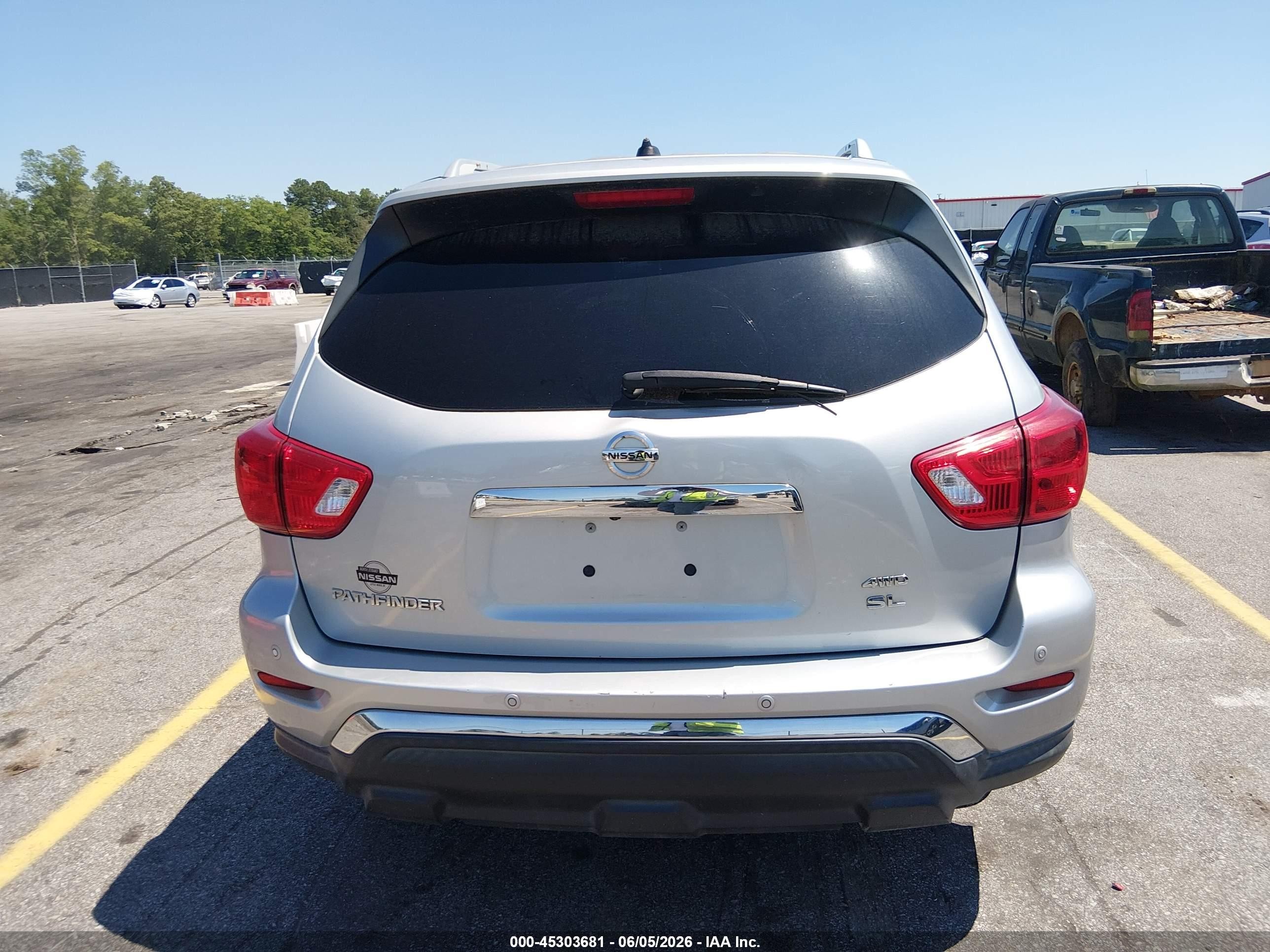 2017 Nissan Pathfinder Sl Silver vin: 5N1DR2MM6HC662980