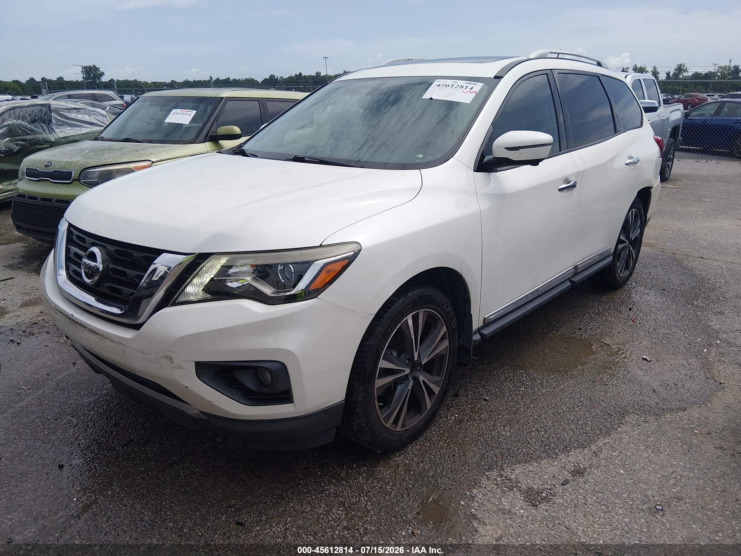 2017 Nissan Pathfinder Platinum White vin: 5N1DR2MM6HC912511