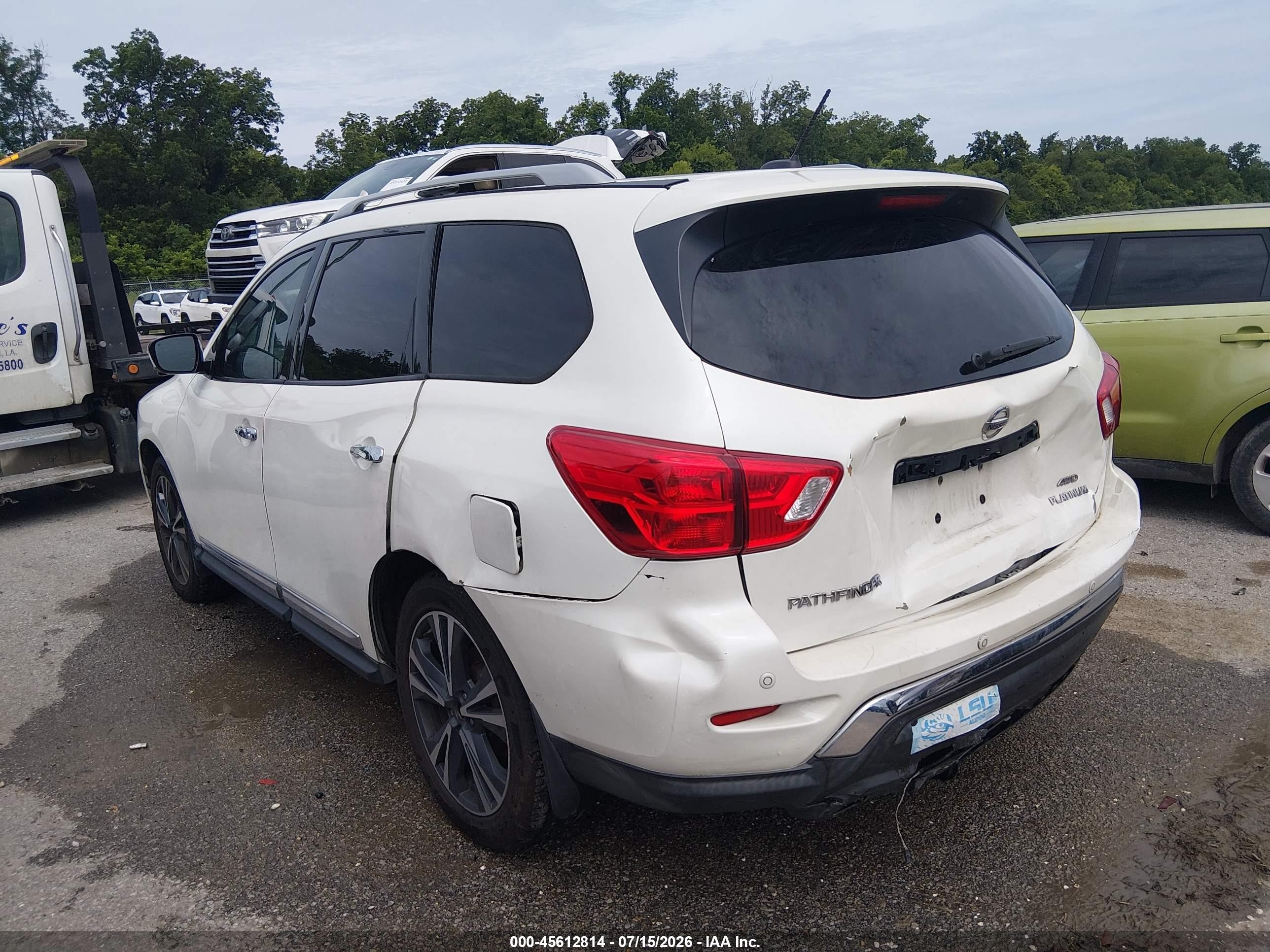 2017 Nissan Pathfinder Platinum White vin: 5N1DR2MM6HC912511
